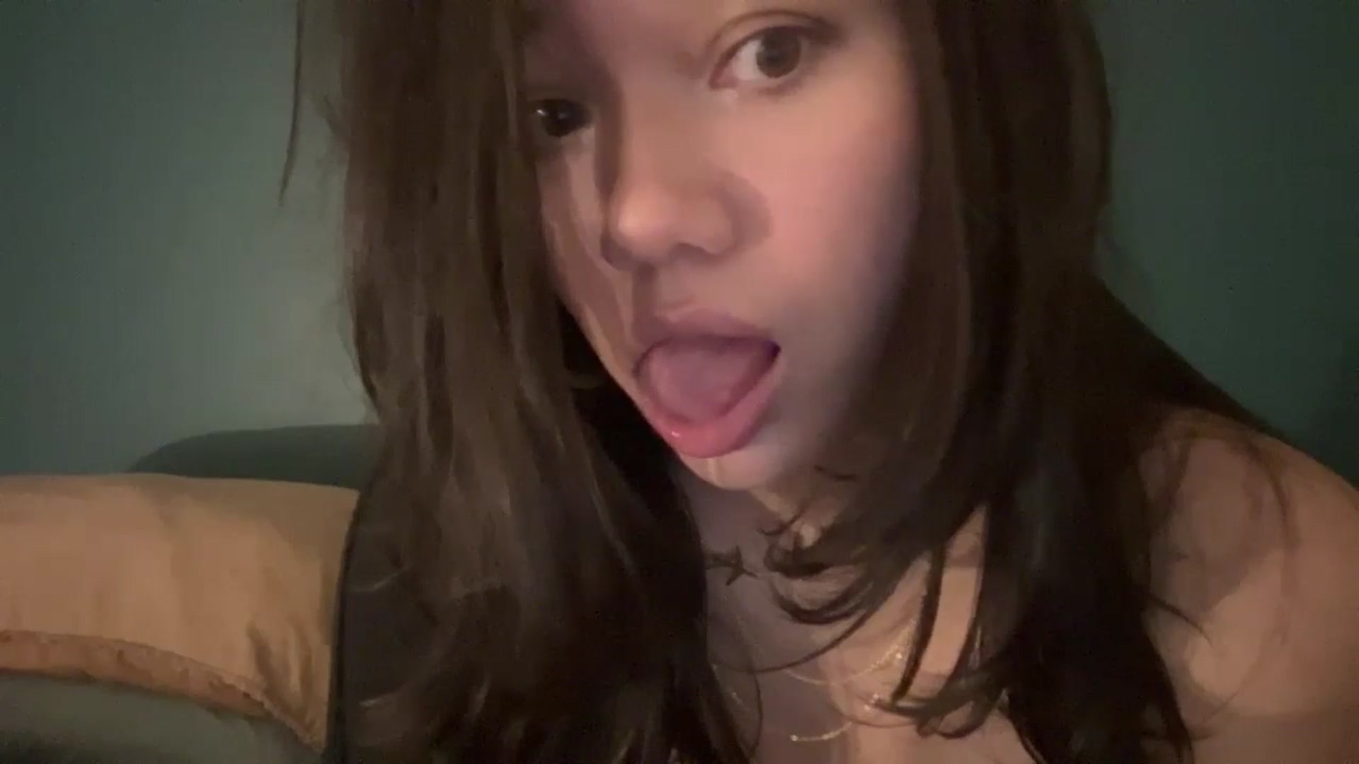 Gallery image thumbnail from imava's myfreecams stream on, 10/27/2024, 08:27 image 12 of 20