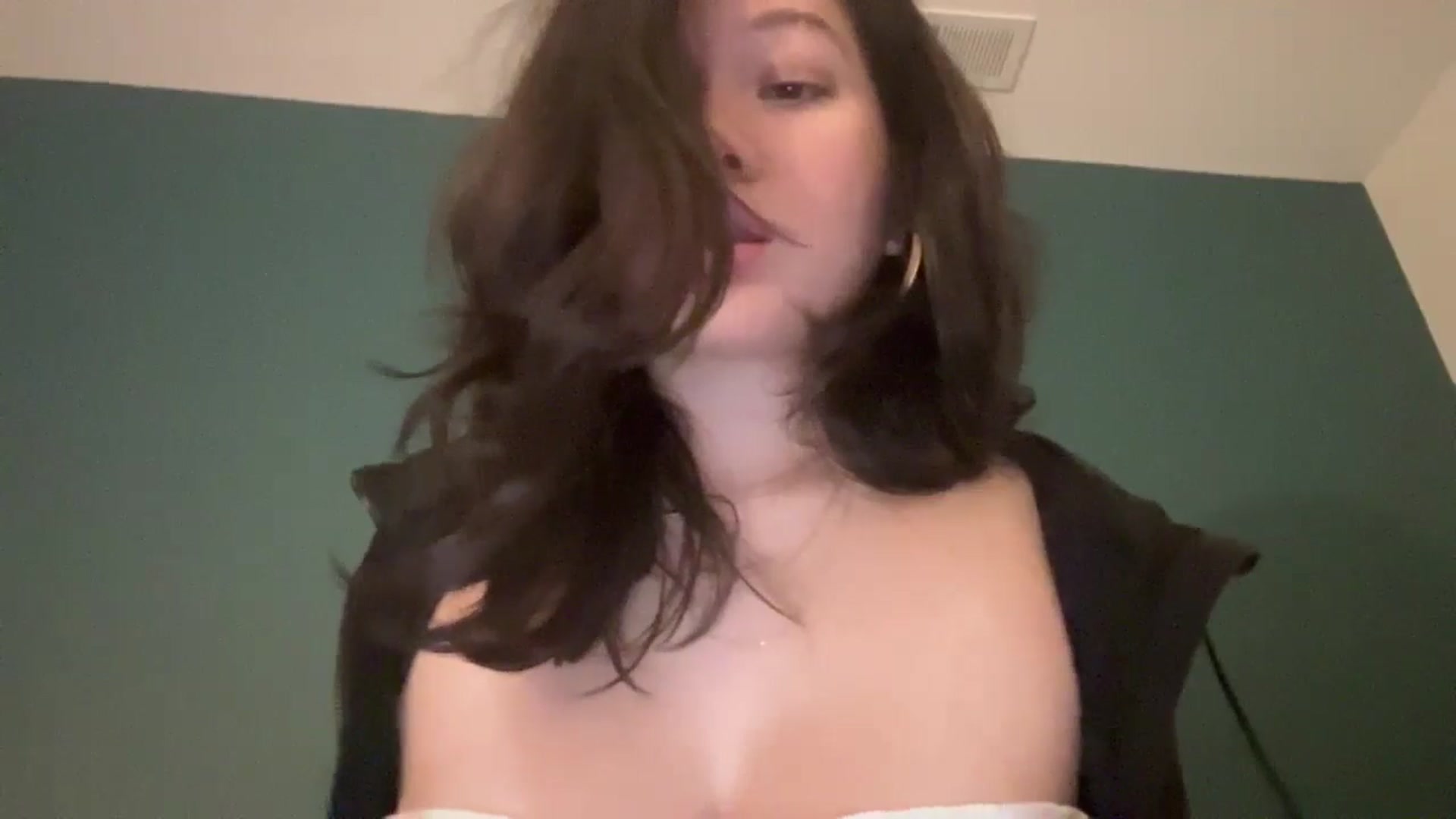 Gallery image thumbnail from imava's myfreecams stream on, 10/27/2024, 08:27 image 11 of 20
