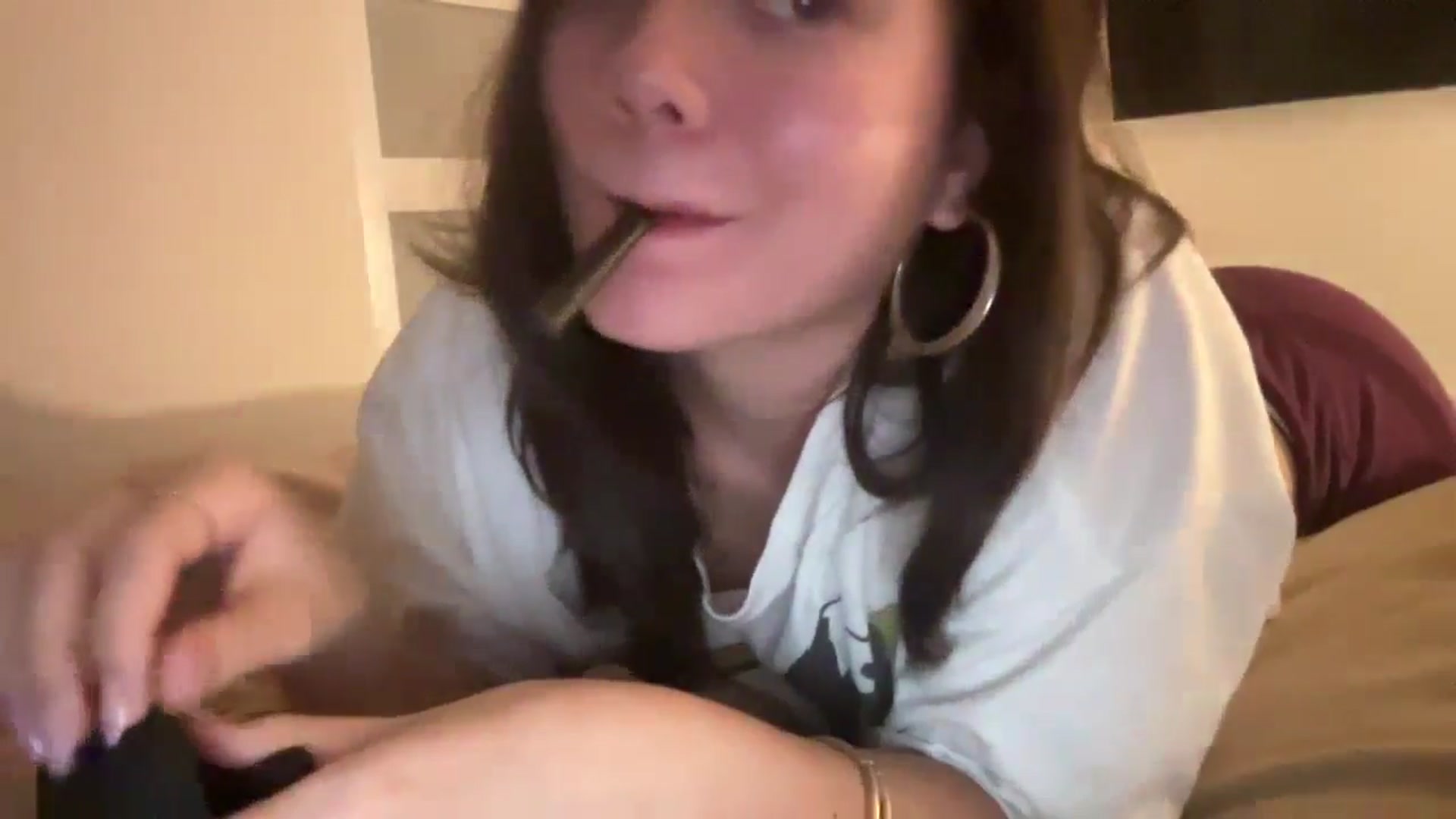 Gallery image thumbnail from imava's myfreecams stream on, 10/27/2024, 23:54 image 19 of 20