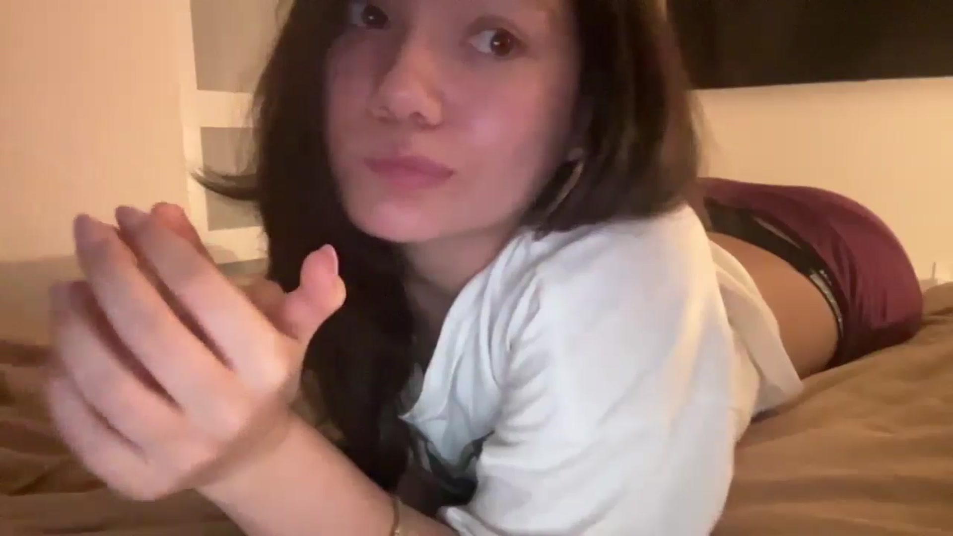 Gallery image thumbnail from imava's myfreecams stream on, 10/27/2024, 23:54 image 10 of 20