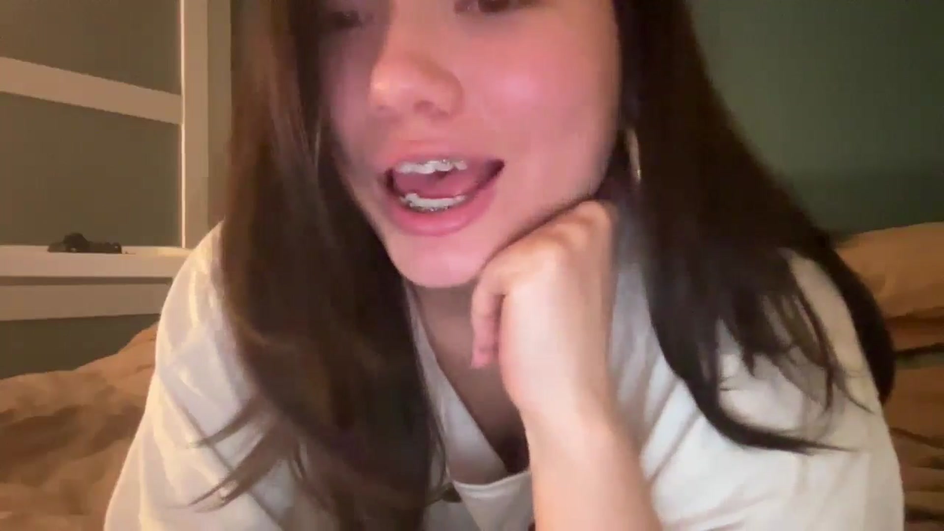 Gallery image thumbnail from imava's myfreecams stream on, 10/28/2024, 01:22 image 7 of 20