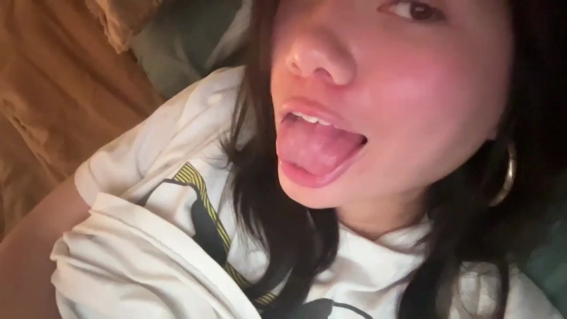 Gallery image thumbnail from imava's myfreecams stream on, 10/28/2024, 02:08 image 16 of 20