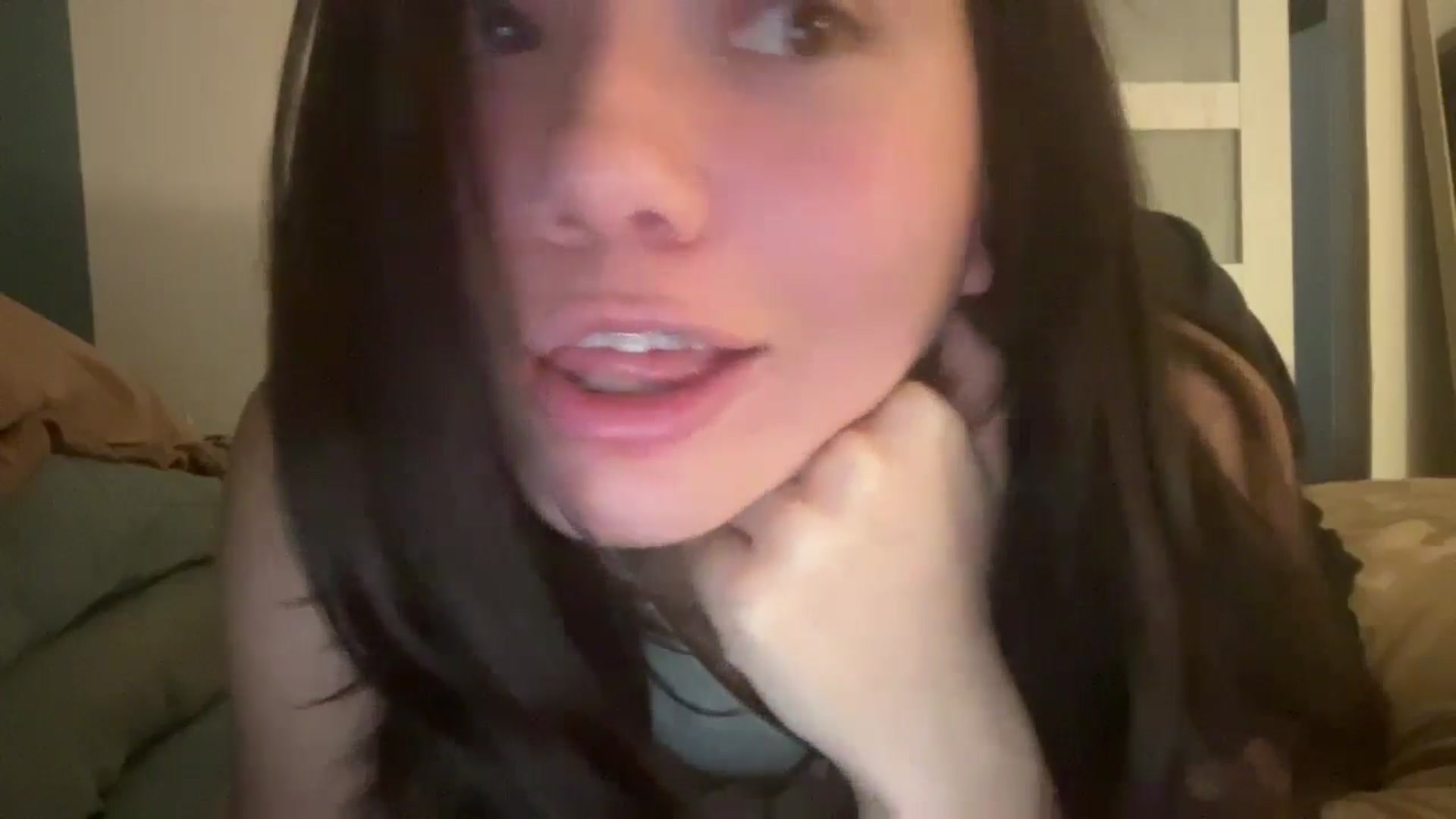 Gallery image thumbnail from imava's myfreecams stream on, 10/28/2024, 21:27 image 11 of 20