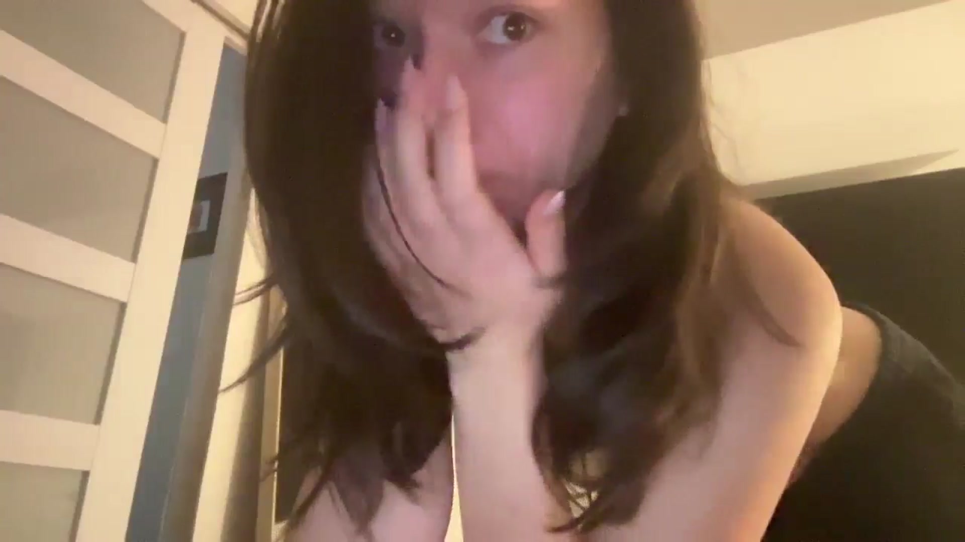 Gallery image thumbnail from imava's myfreecams stream on, 10/28/2024, 21:27 image 15 of 20