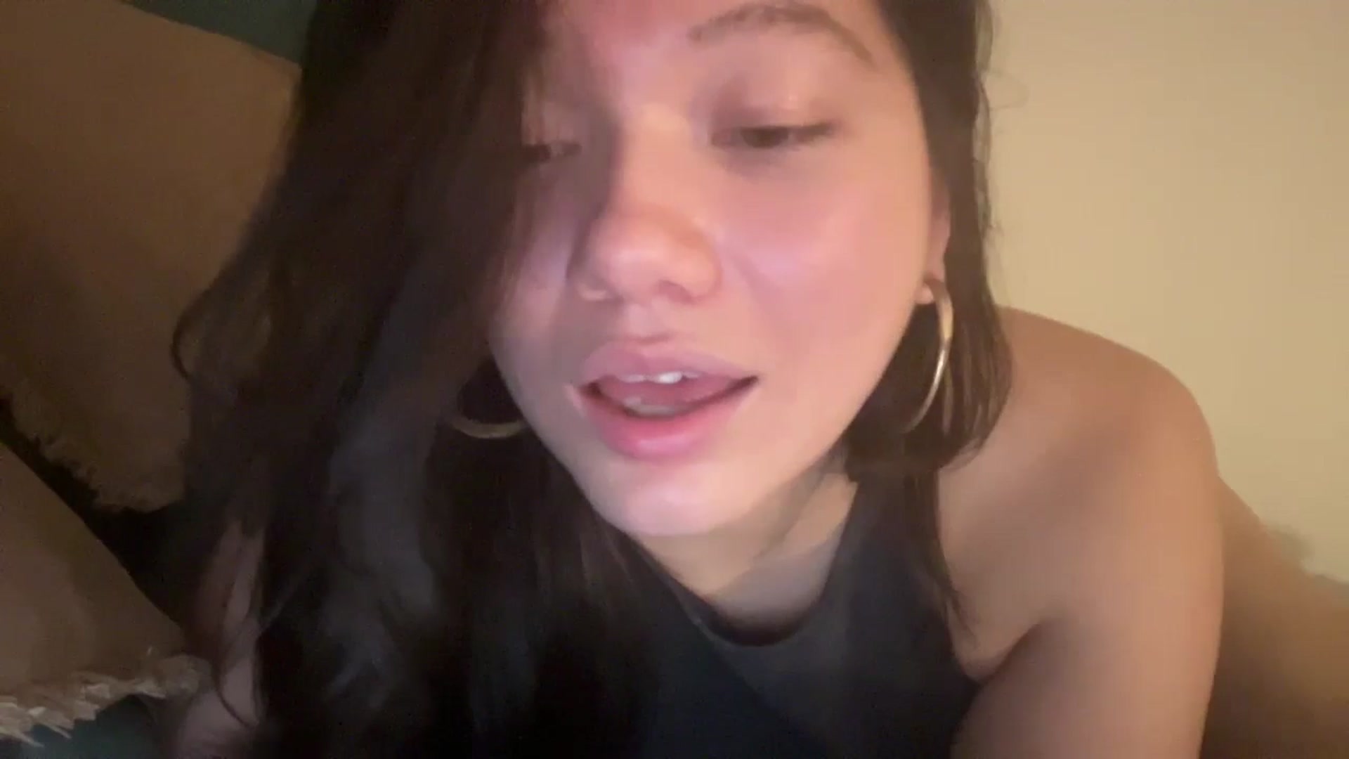 Gallery image thumbnail from imava's myfreecams stream on, 10/31/2024, 09:31 image 17 of 20