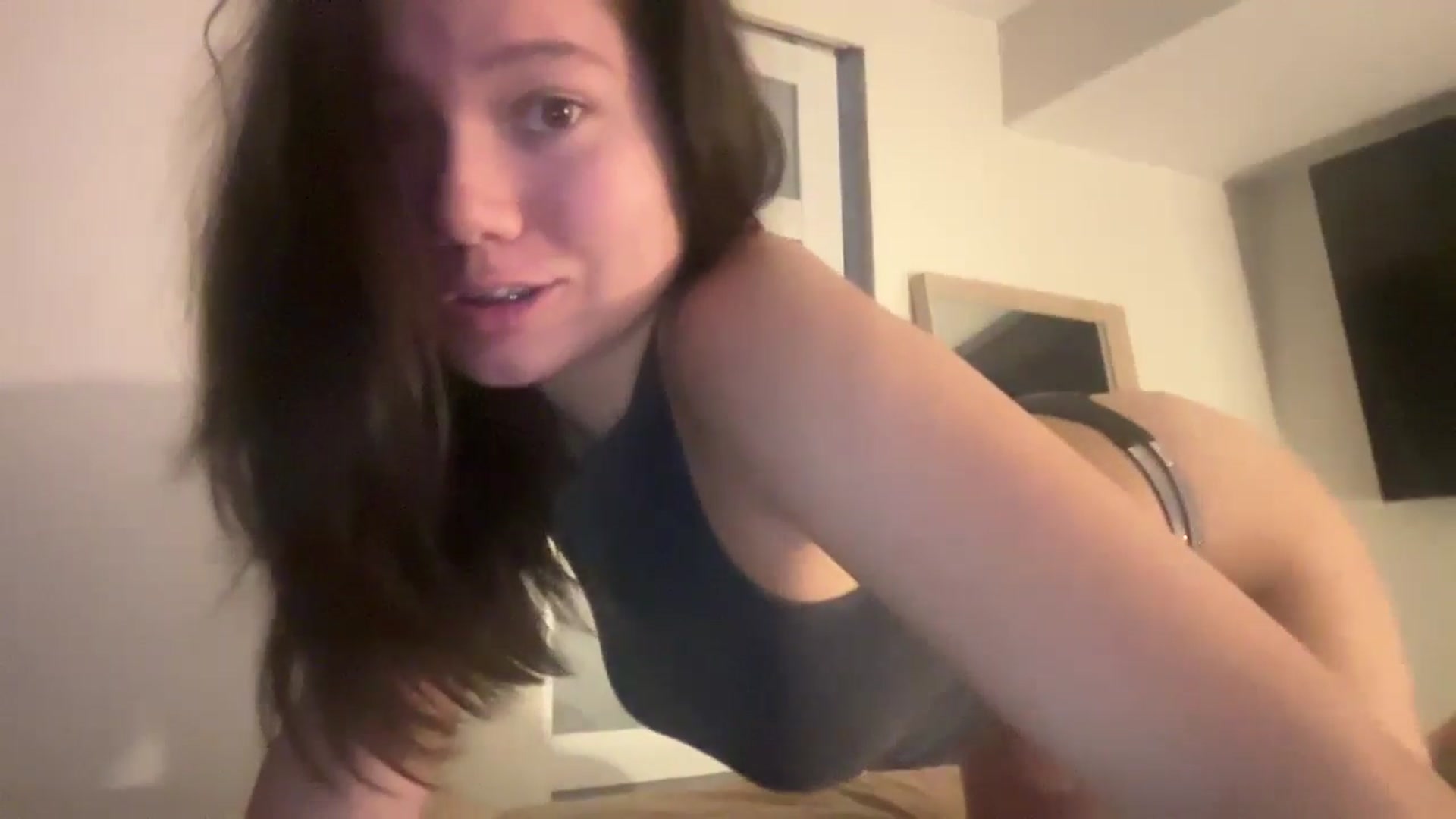 Gallery image thumbnail from imava's myfreecams stream on, 11/06/2024, 20:49 image 10 of 20