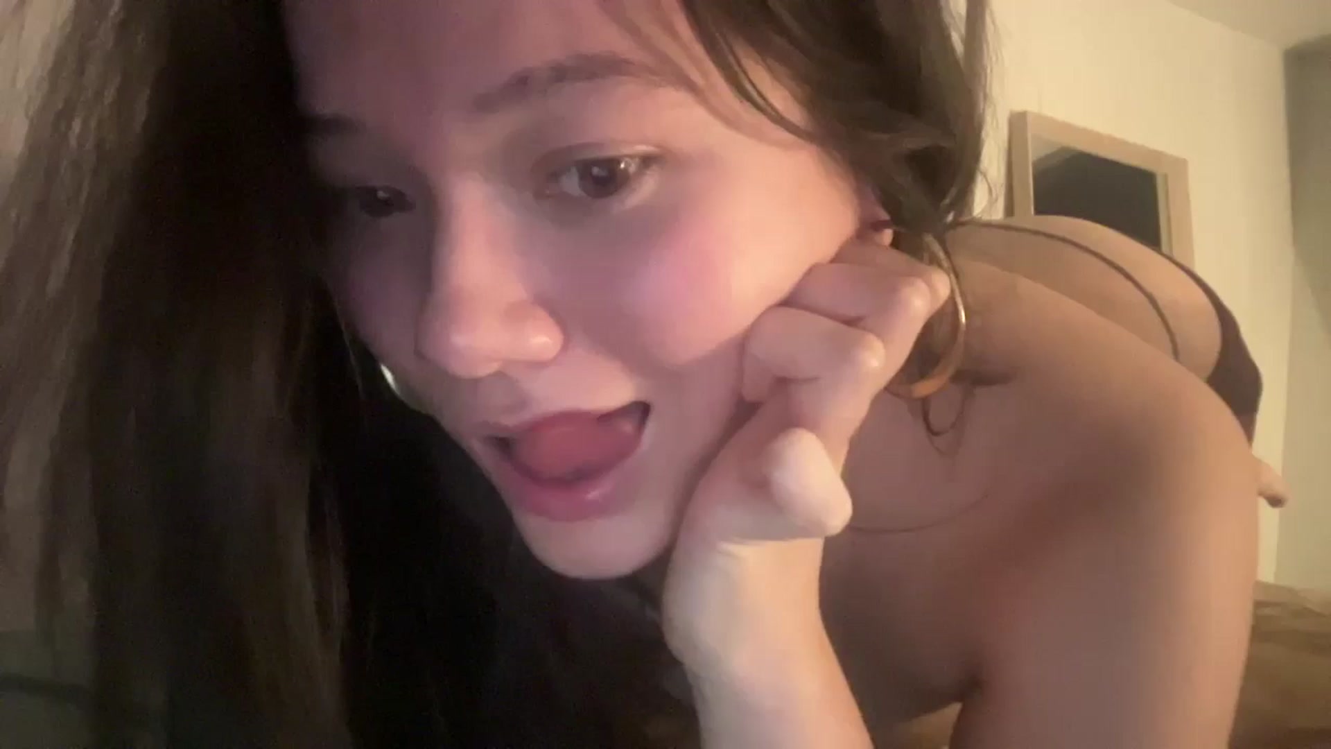 Gallery image thumbnail from imava's myfreecams stream on, 11/09/2024, 07:20 image 9 of 20