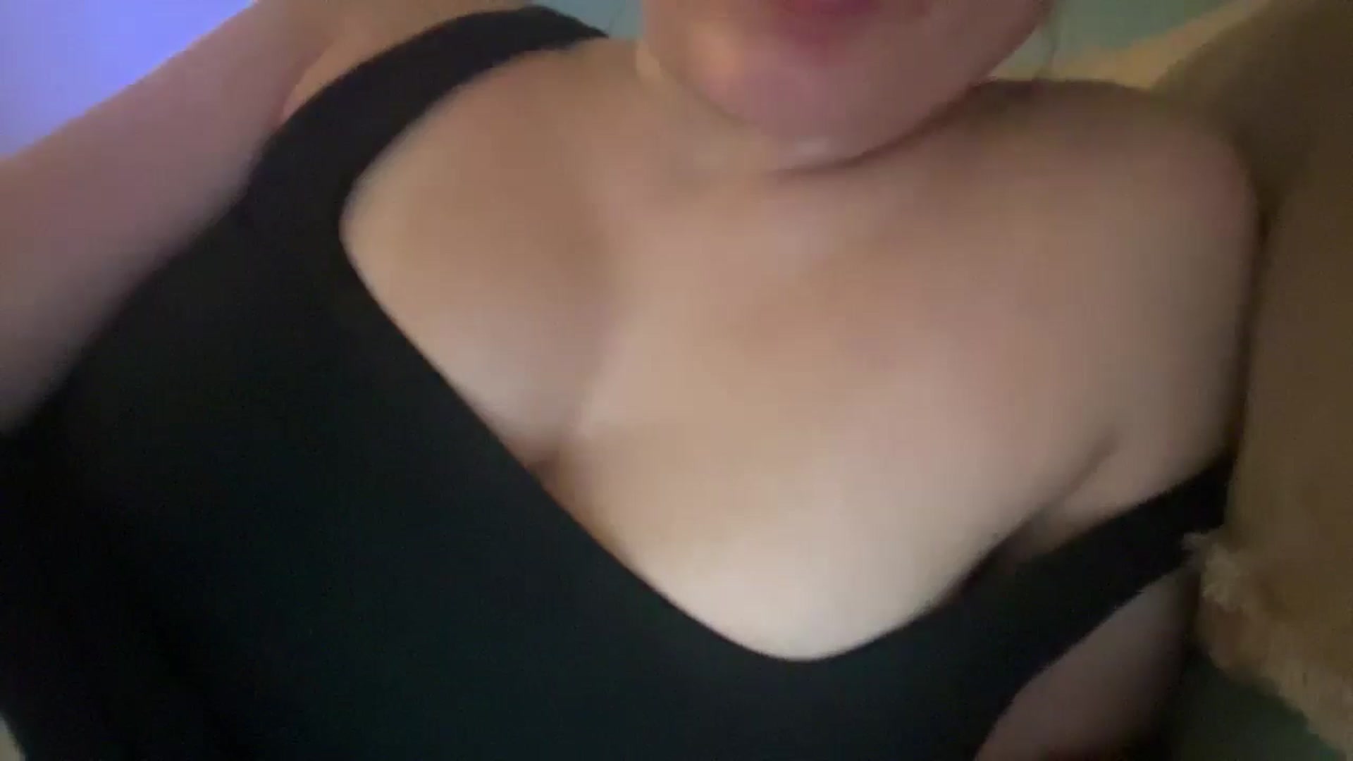 Gallery image thumbnail from imava's myfreecams stream on, 11/12/2024, 08:38 image 8 of 20