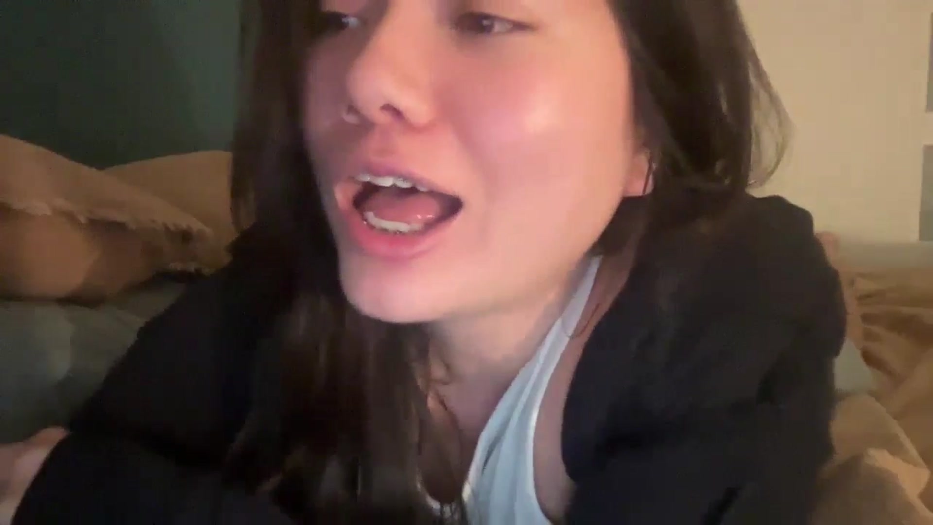 Gallery image thumbnail from imava's myfreecams stream on, 11/17/2024, 24:49 image 18 of 20
