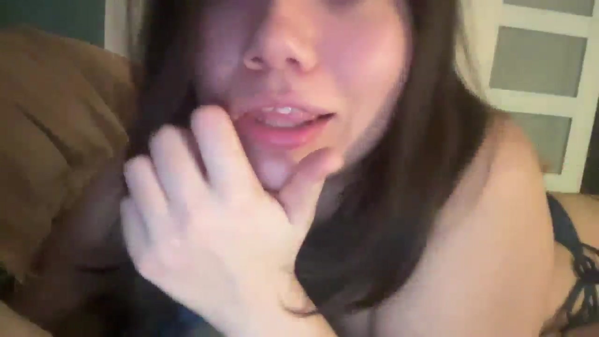 Gallery image thumbnail from imava's myfreecams stream on, 11/17/2024, 10:43 image 16 of 20