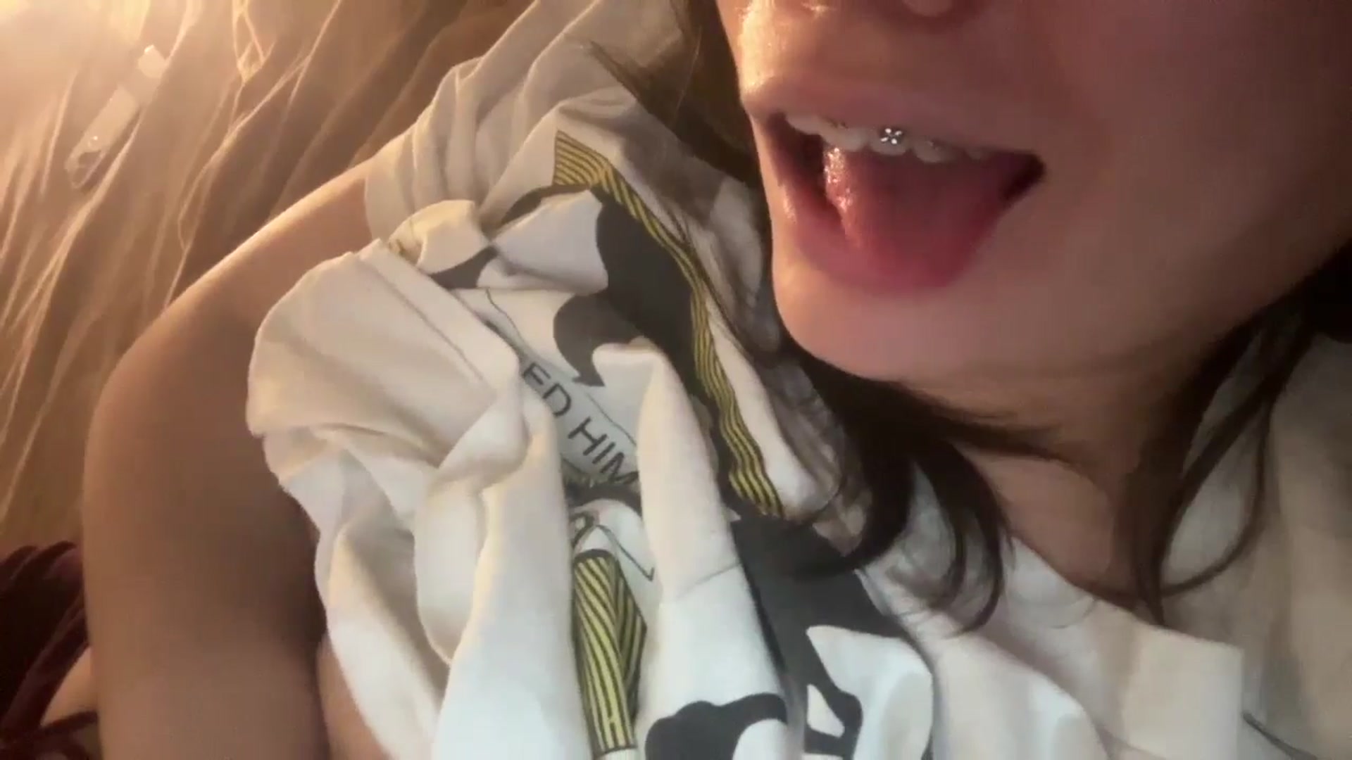 Gallery image thumbnail from imava's myfreecams stream on, 11/21/2024, 24:03 image 13 of 20