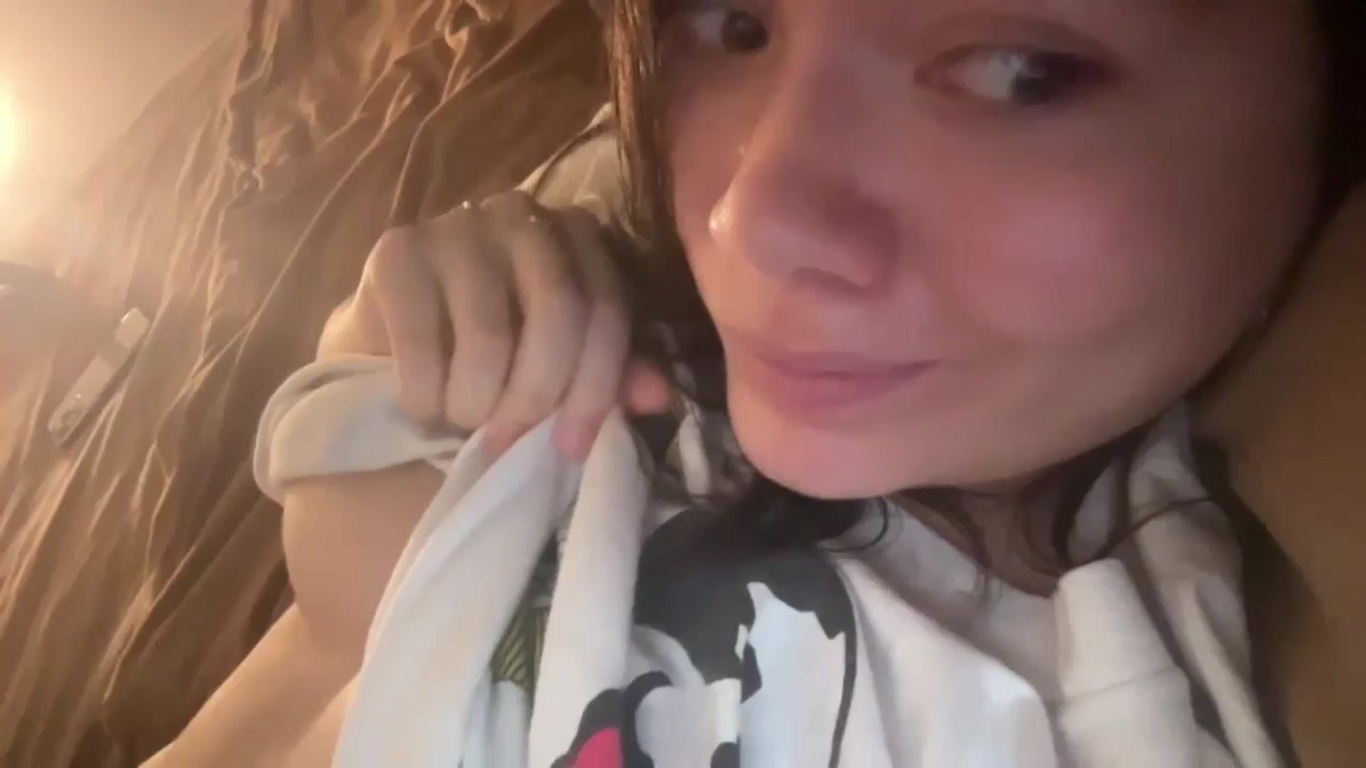 Gallery image thumbnail from imava's myfreecams stream on, 11/21/2024, 24:03 image 8 of 20