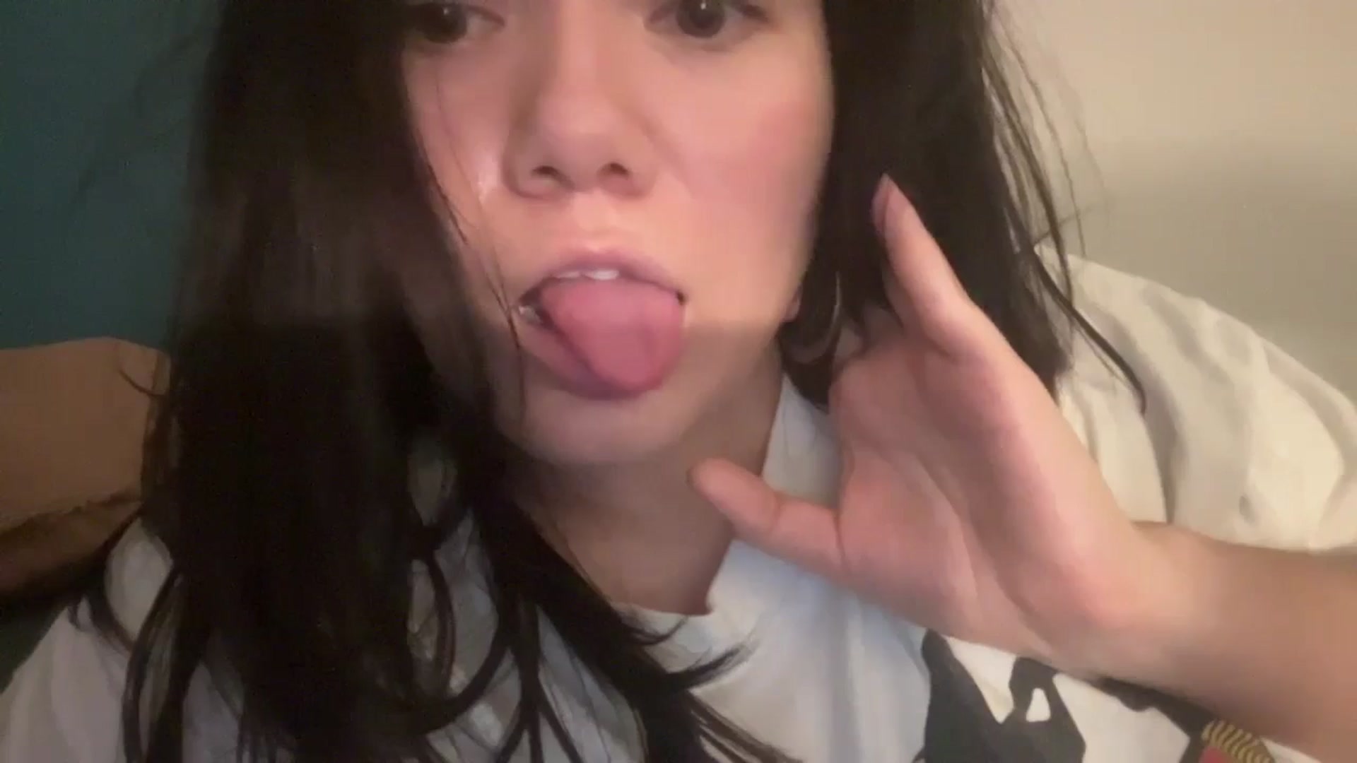 Gallery image thumbnail from imava's myfreecams stream on, 11/21/2024, 07:55 image 18 of 20