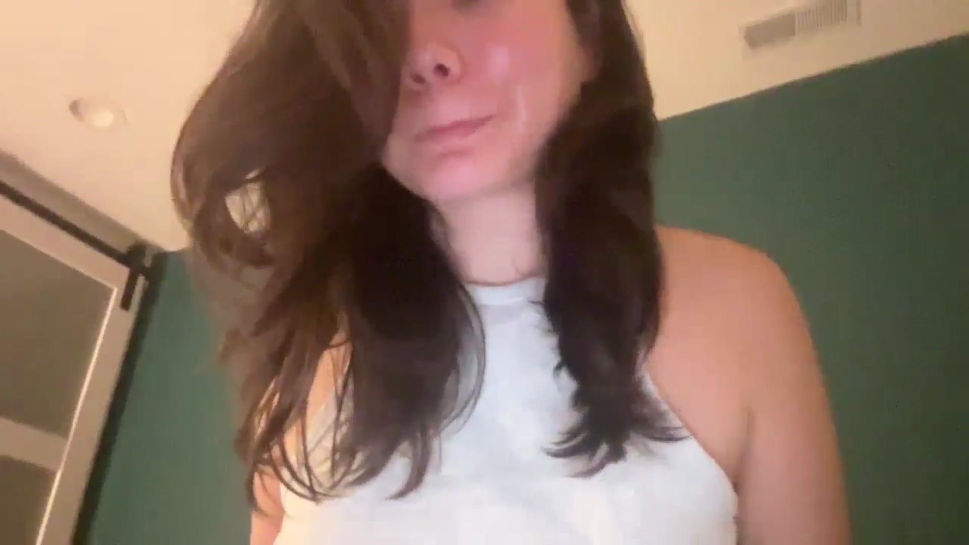 Gallery image thumbnail from imava's myfreecams stream on, 11/22/2024, 03:38 image 19 of 20