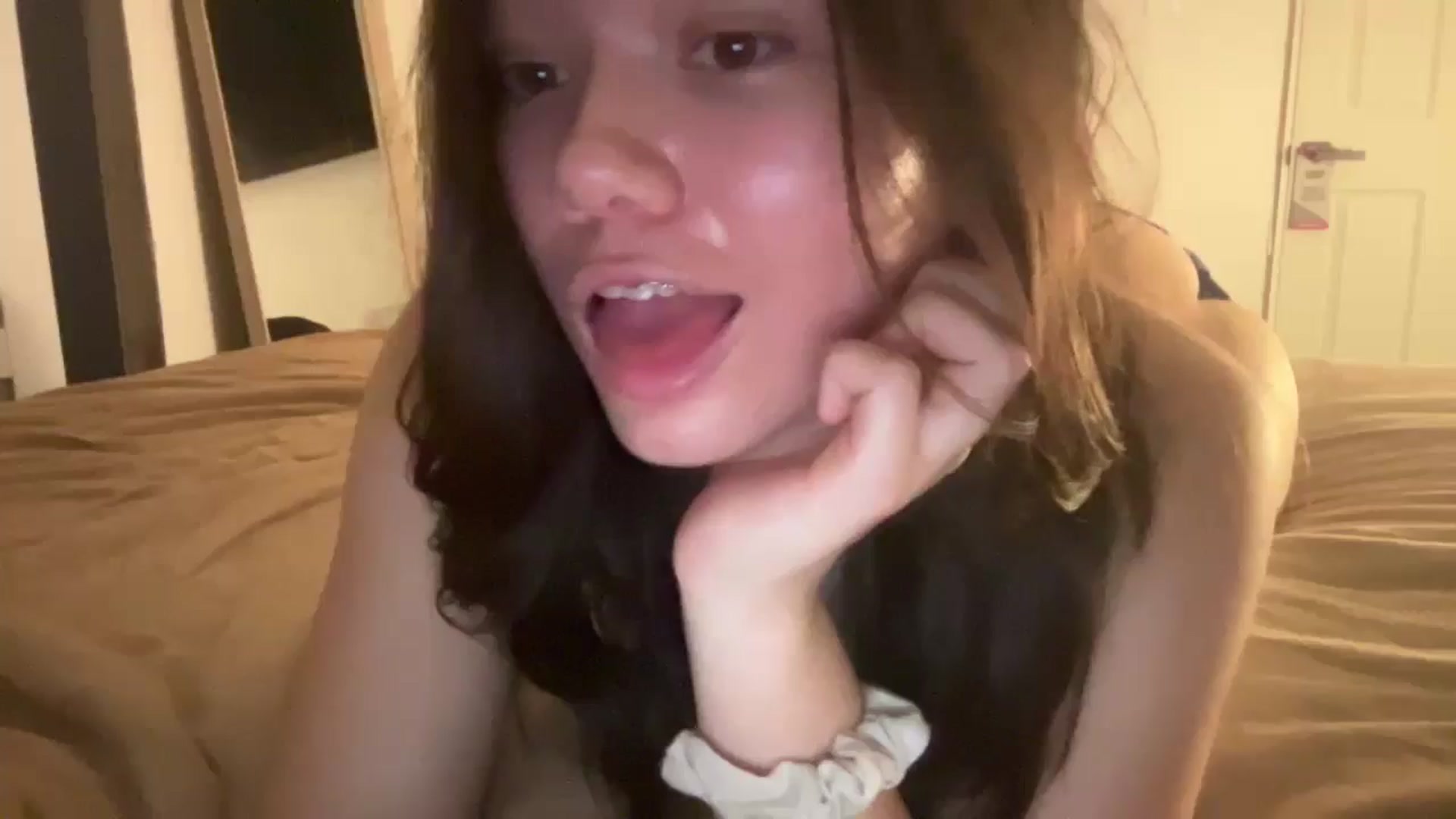 Gallery image thumbnail from imava's myfreecams stream on, 11/22/2024, 07:48 image 6 of 20