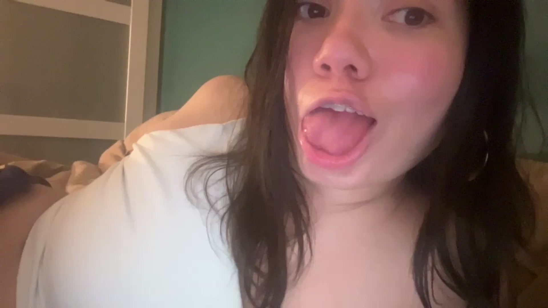 Gallery image thumbnail from imava's myfreecams stream on, 12/03/2024, 05:44 image 17 of 20