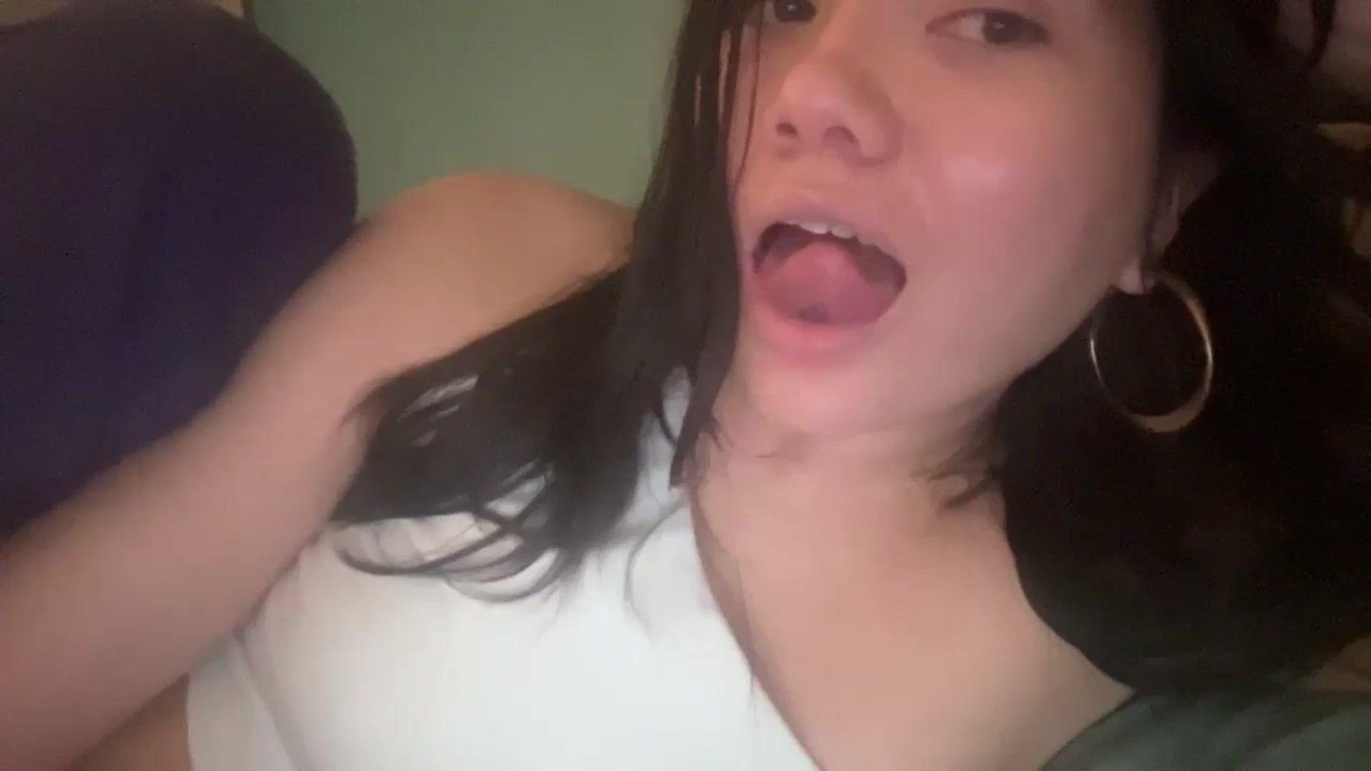 Gallery image thumbnail from imava's myfreecams stream on, 12/03/2024, 08:39 image 13 of 20