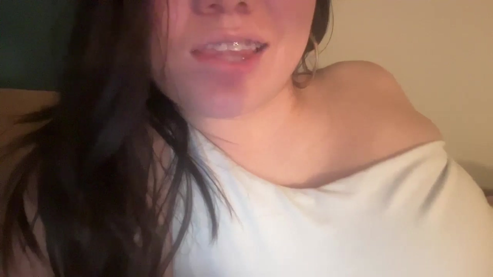 Gallery image thumbnail from imava's myfreecams stream on, 12/03/2024, 08:39 image 19 of 20