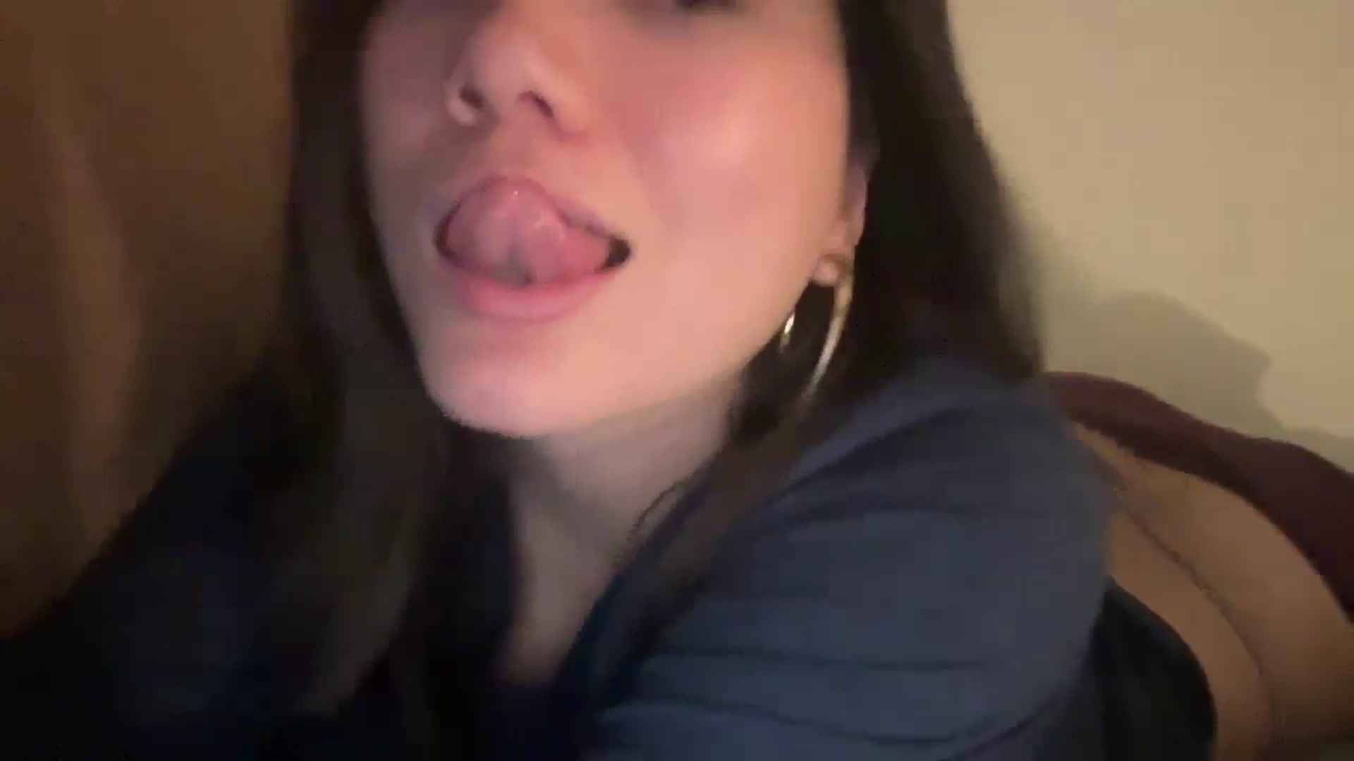 Gallery image thumbnail from imava's myfreecams stream on, 12/07/2024, 12:53 image 14 of 20
