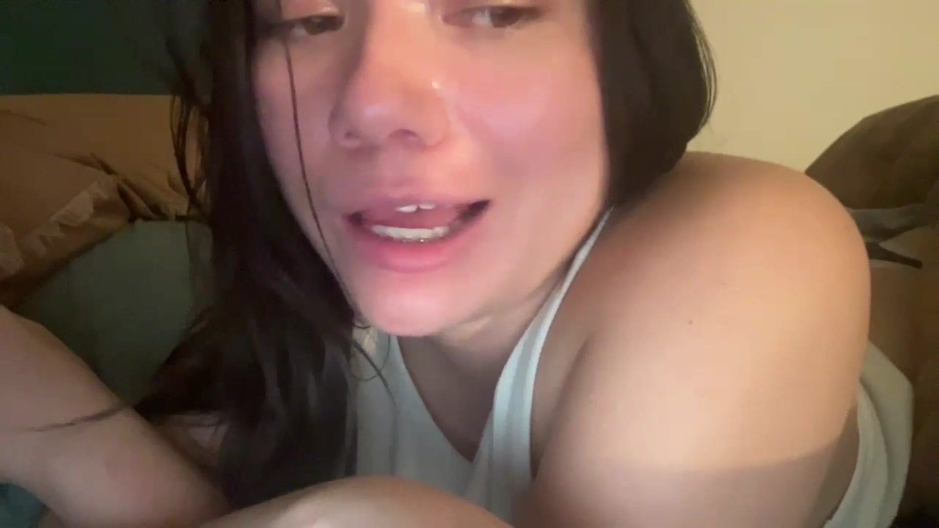Gallery image thumbnail from imava's myfreecams stream on, 12/10/2024, 11:40 image 16 of 20