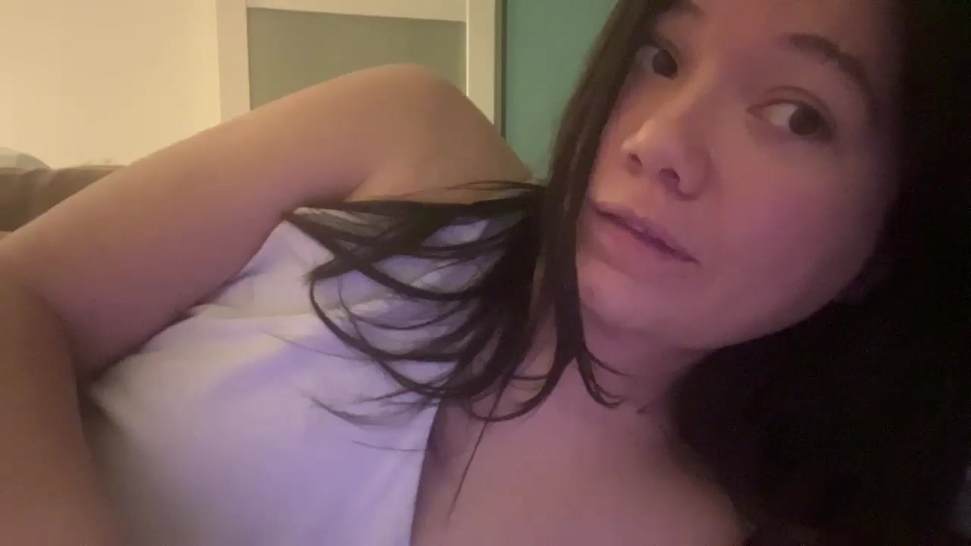 Gallery image thumbnail from imava's myfreecams stream on, 12/12/2024, 01:09 image 18 of 20