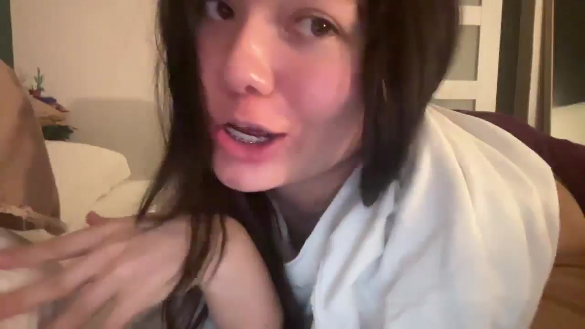 Gallery image thumbnail from imava's myfreecams stream on, 12/13/2024, 08:35 image 3 of 20