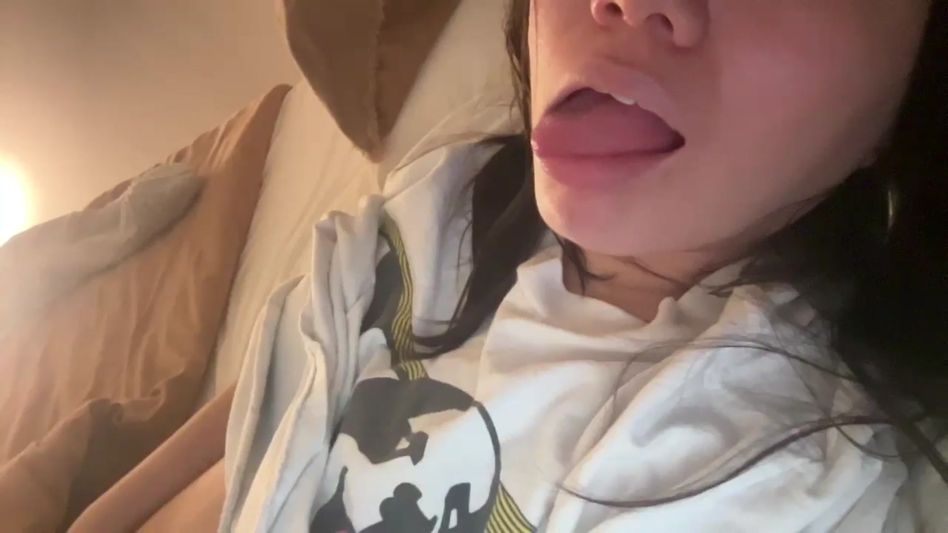 Gallery image thumbnail from imava's myfreecams stream on, 12/13/2024, 08:35 image 12 of 20