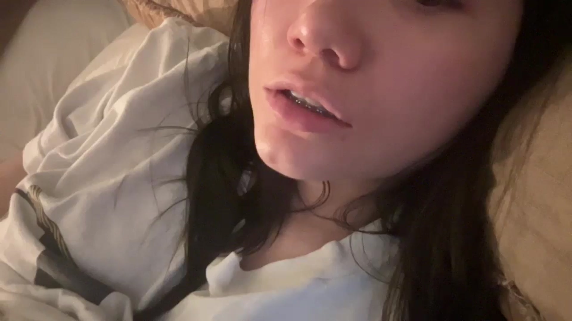 Gallery image thumbnail from imava's myfreecams stream on, 12/13/2024, 08:35 image 13 of 20