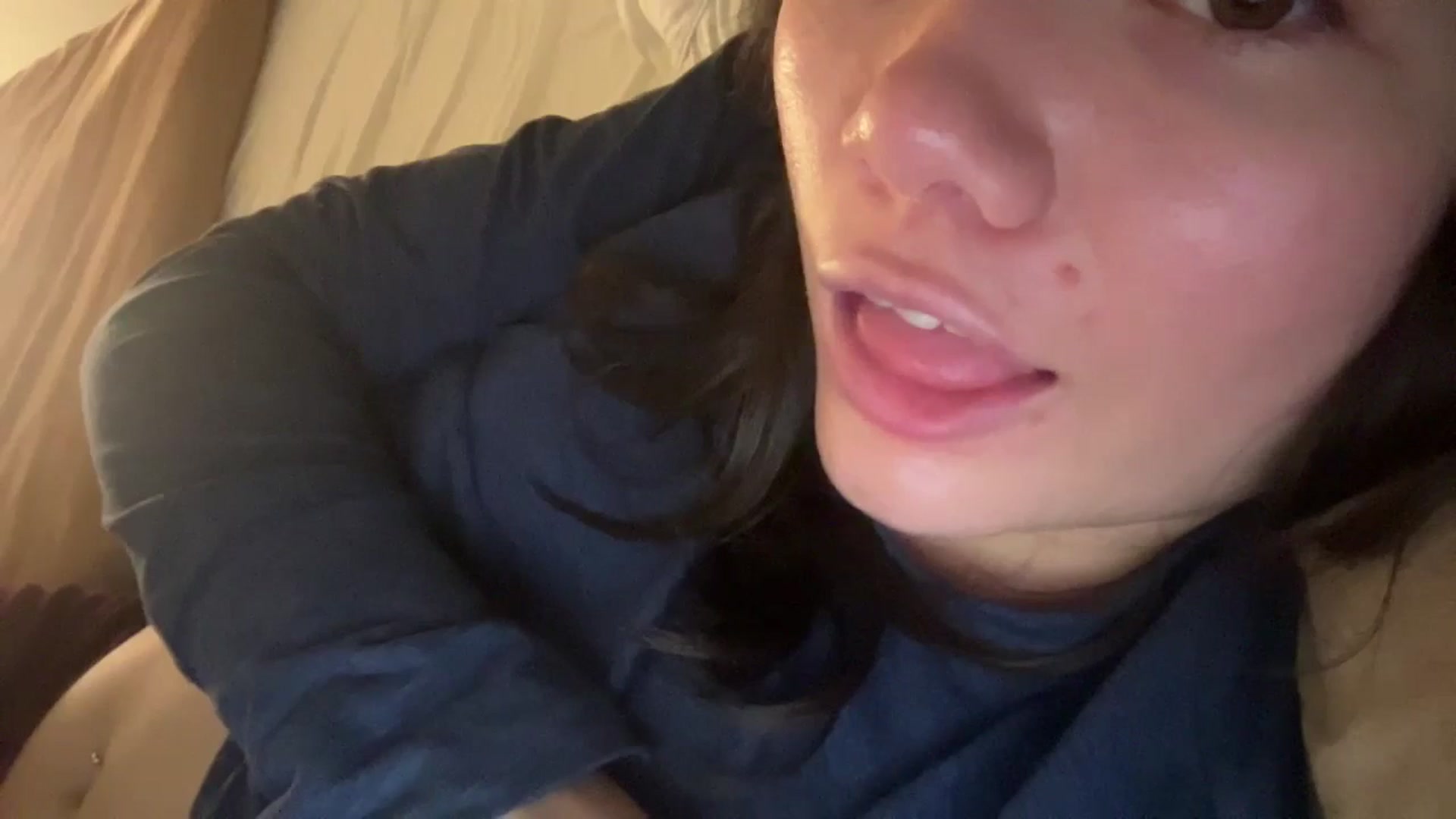 Gallery image thumbnail from imava's myfreecams stream on, 12/14/2024, 12:49 image 7 of 20