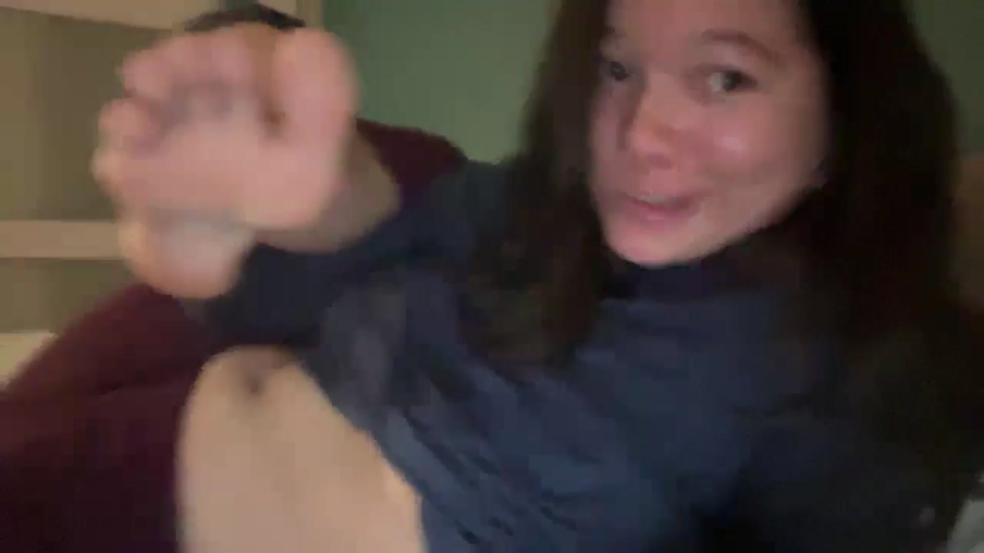 Gallery image thumbnail from imava's myfreecams stream on, 12/14/2024, 12:49 image 20 of 20