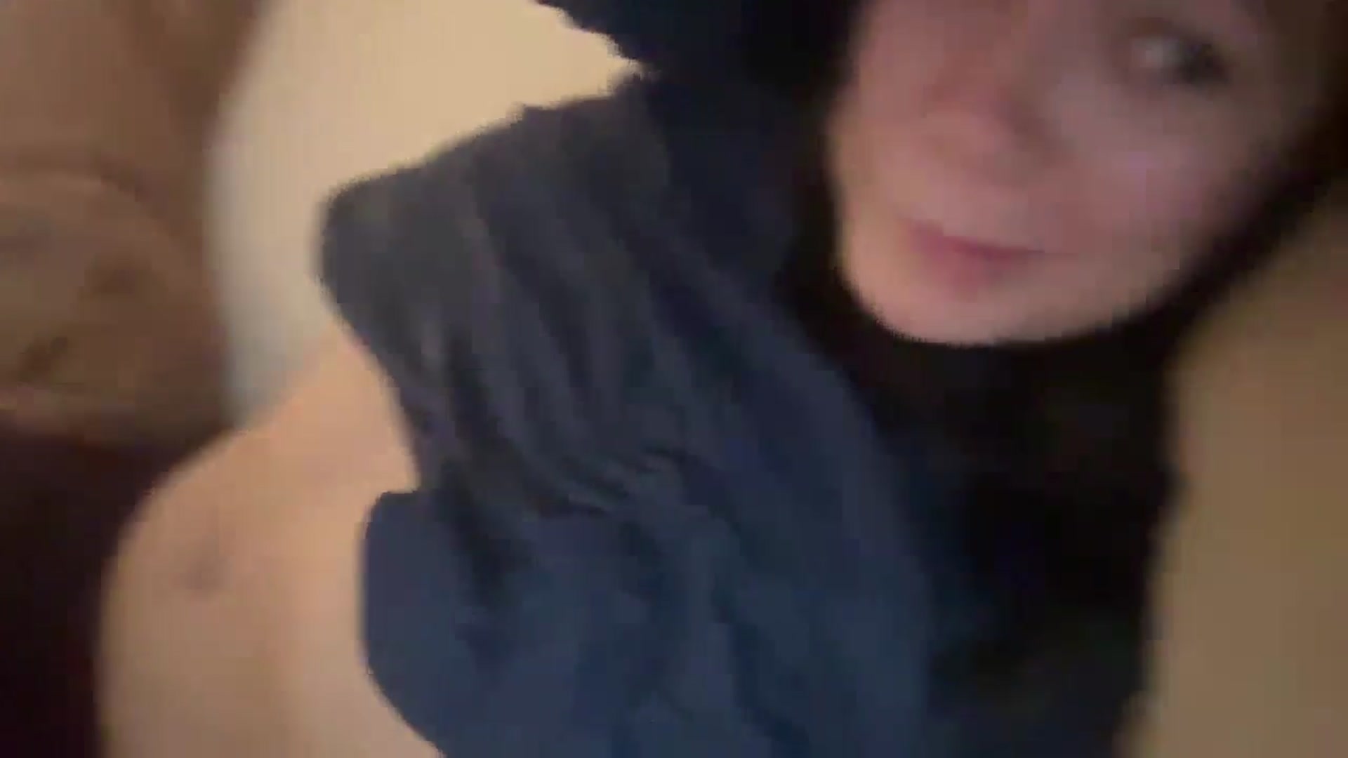 Gallery image thumbnail from imava's myfreecams stream on, 12/16/2024, 05:01 image 17 of 20