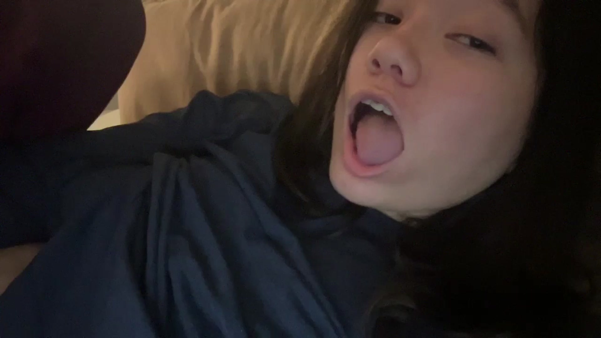 Gallery image thumbnail from imava's myfreecams stream on, 12/16/2024, 07:17 image 5 of 20
