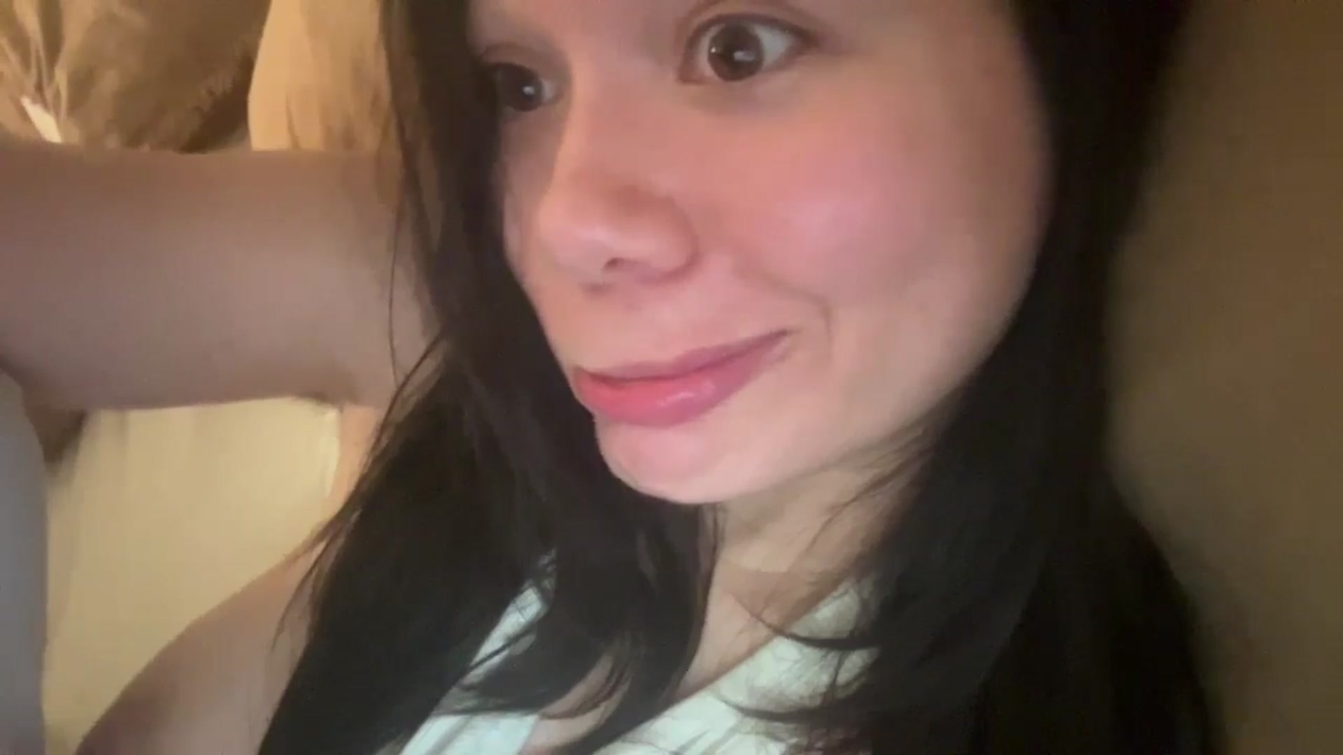 Gallery image thumbnail from imava's myfreecams stream on, 12/18/2024, 15:01 image 11 of 20