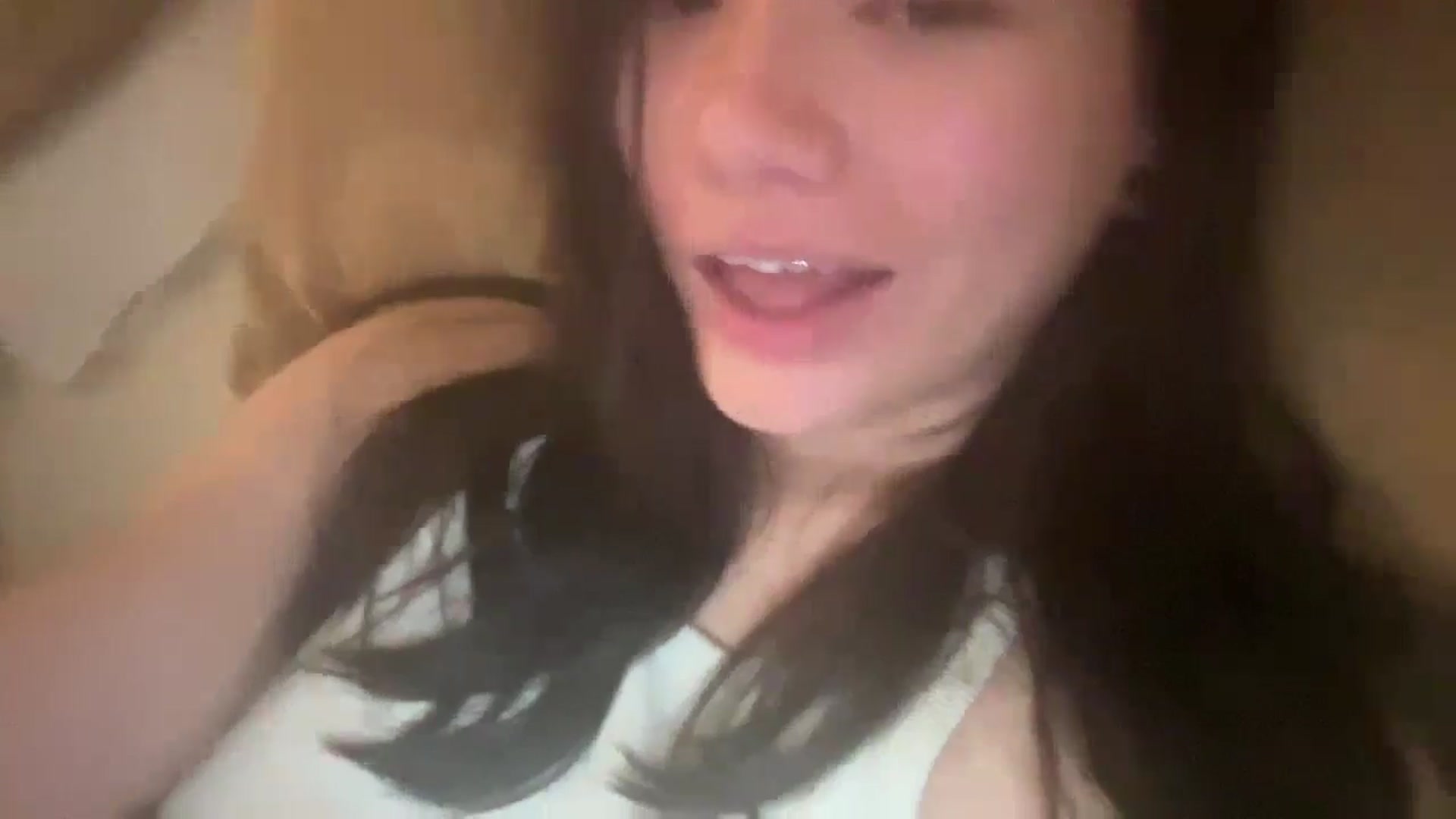 Gallery image thumbnail from imava's myfreecams stream on, 12/18/2024, 15:01 image 17 of 20