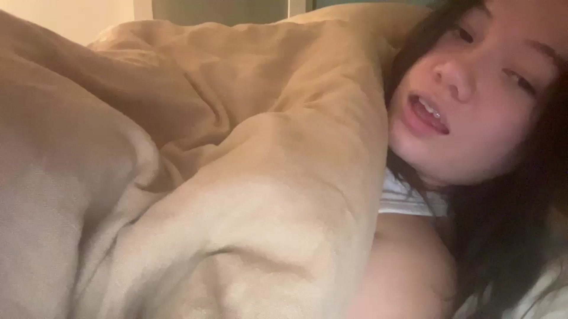 Gallery image thumbnail from imava's myfreecams stream on, 12/19/2024, 08:32 image 16 of 20