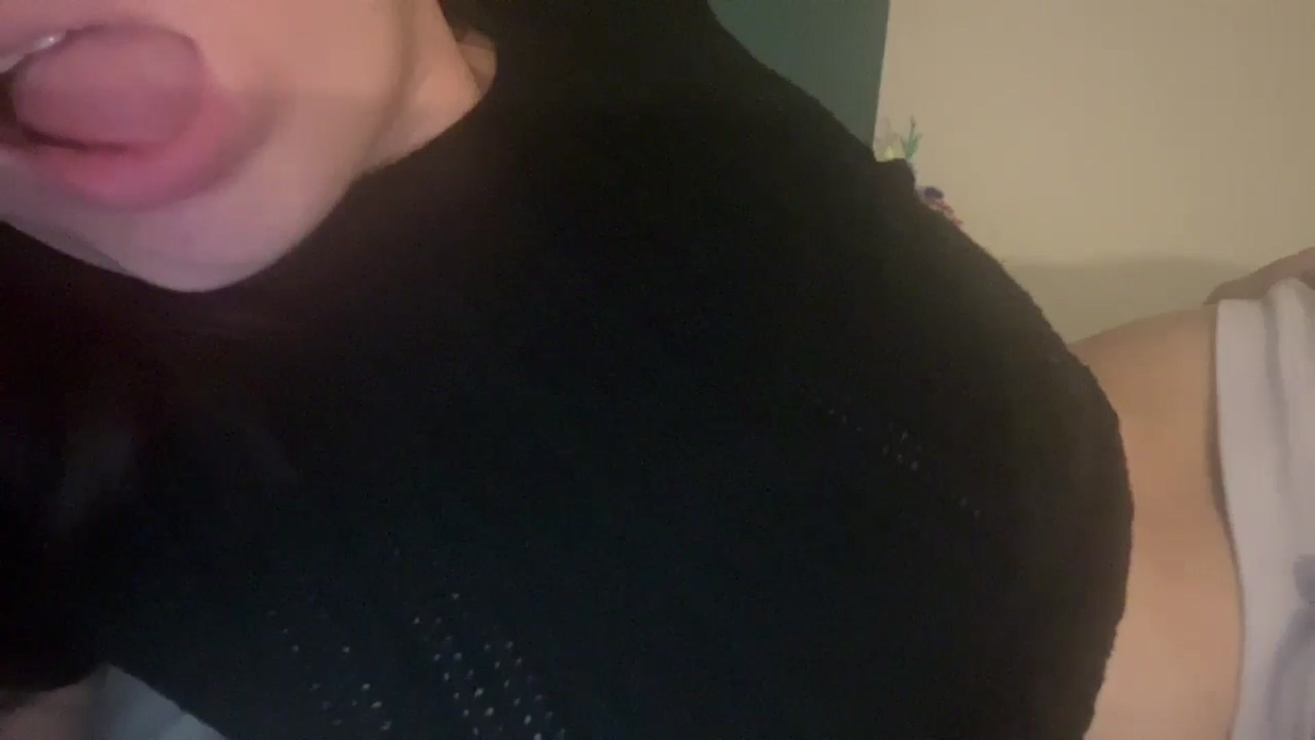 Gallery image thumbnail from imava's myfreecams stream on, 12/20/2024, 24:29 image 4 of 20