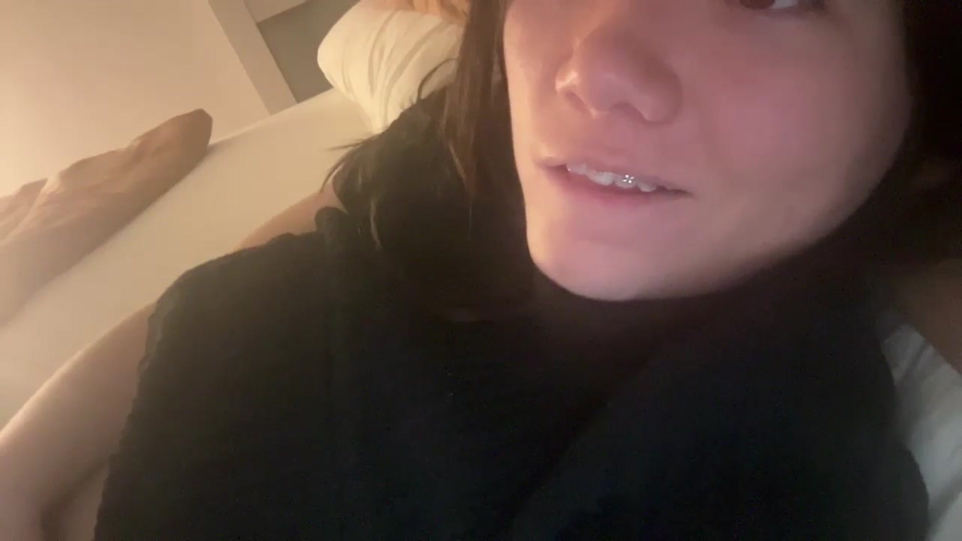 Gallery image thumbnail from imava's myfreecams stream on, 12/20/2024, 24:29 image 14 of 20