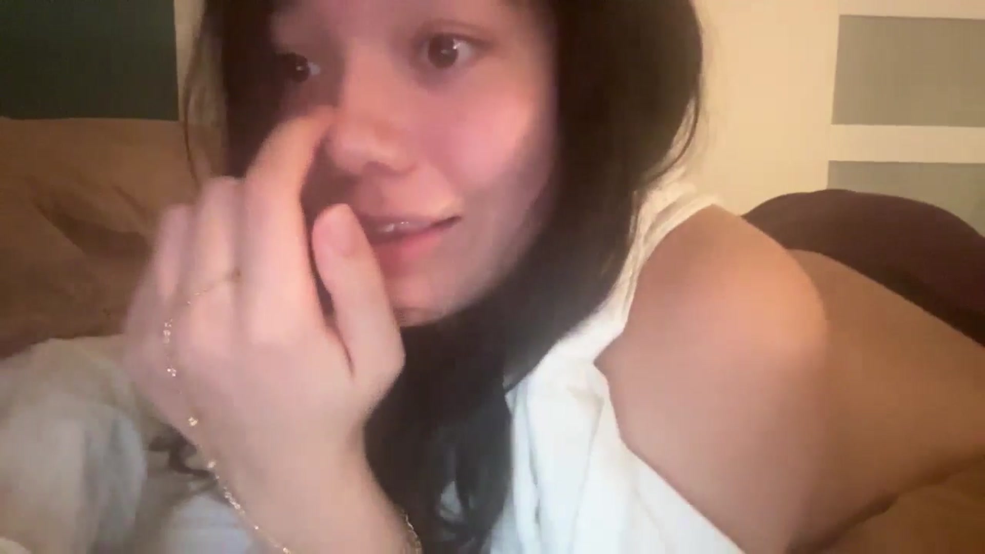 Gallery image thumbnail from imava's myfreecams stream on, 12/20/2024, 07:31 image 13 of 20