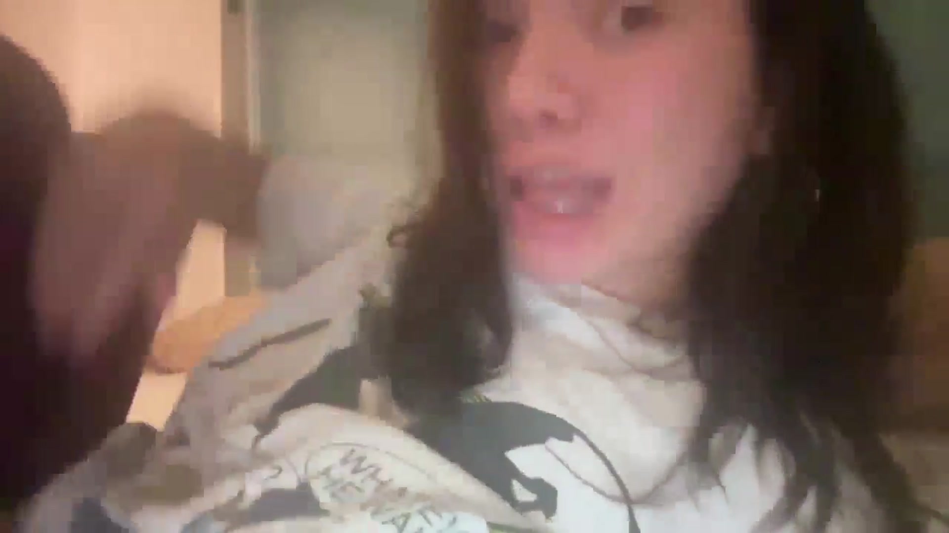 Gallery image thumbnail from imava's myfreecams stream on, 12/20/2024, 07:31 image 20 of 20