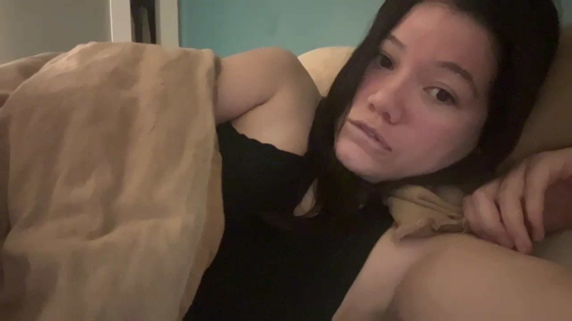 Gallery image thumbnail from imava's myfreecams stream on, 12/24/2024, 20:15 image 17 of 20