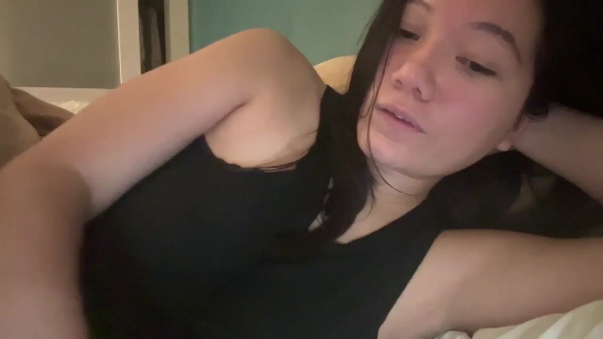 Gallery image thumbnail from imava's myfreecams stream on, 12/24/2024, 20:15 image 9 of 20