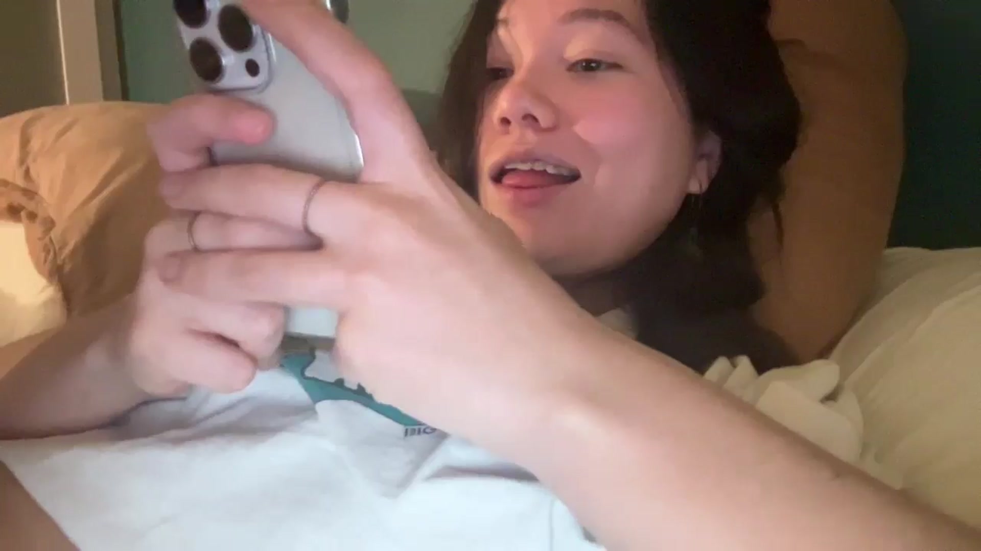 Gallery image thumbnail from imava's myfreecams stream on, 12/27/2024, 17:10 image 6 of 20