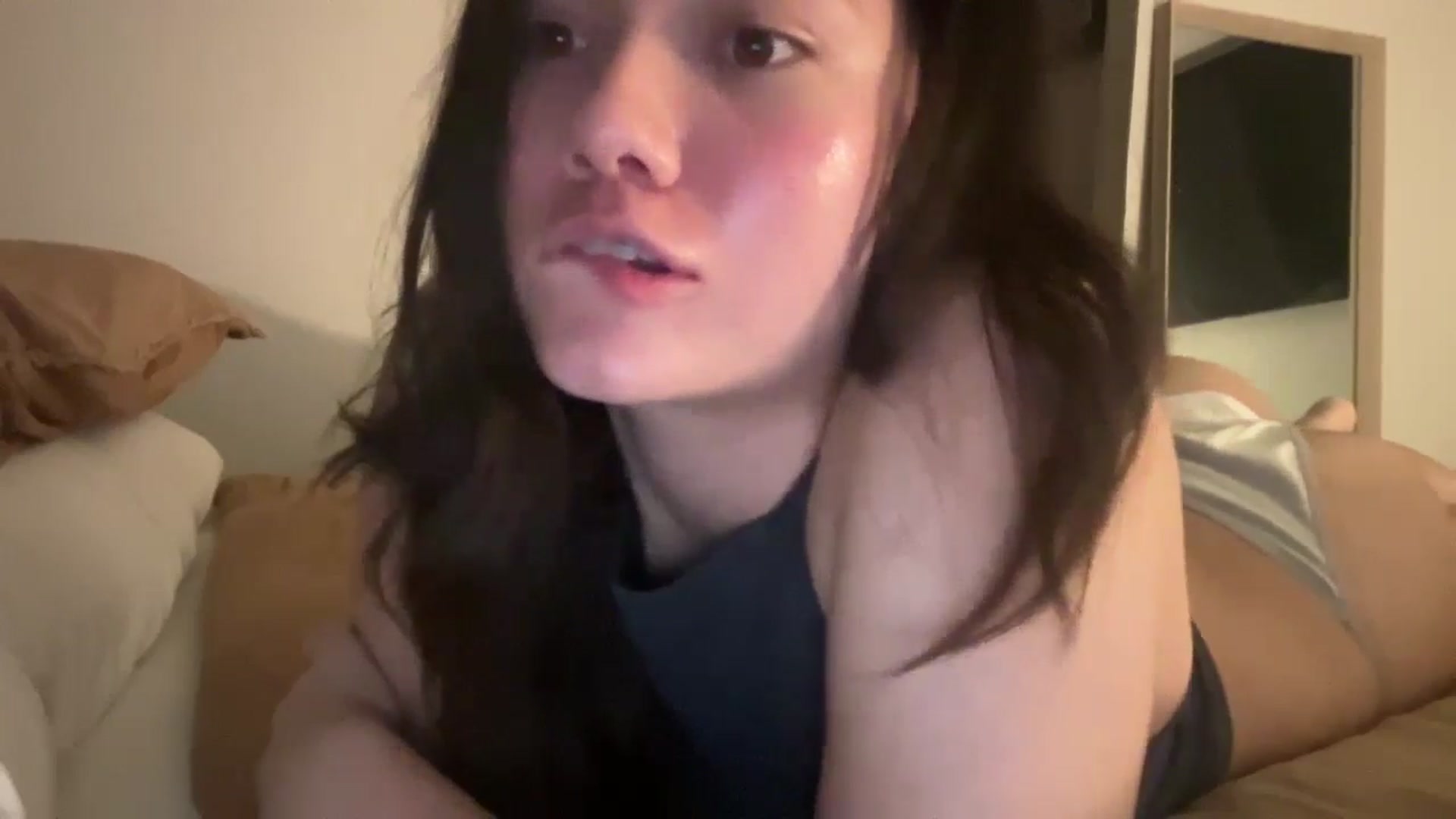 Gallery image thumbnail from imava's myfreecams stream on, 12/28/2024, 10:54 image 3 of 20