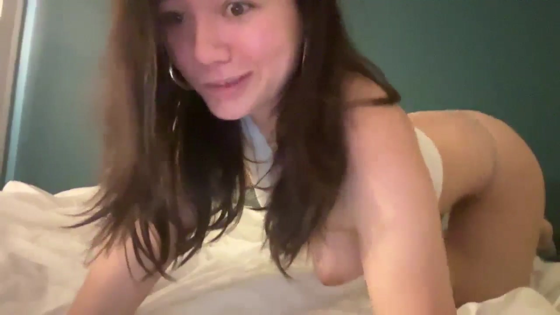 Gallery image thumbnail from imava's myfreecams stream on, 01/02/2025, 10:41 image 7 of 20