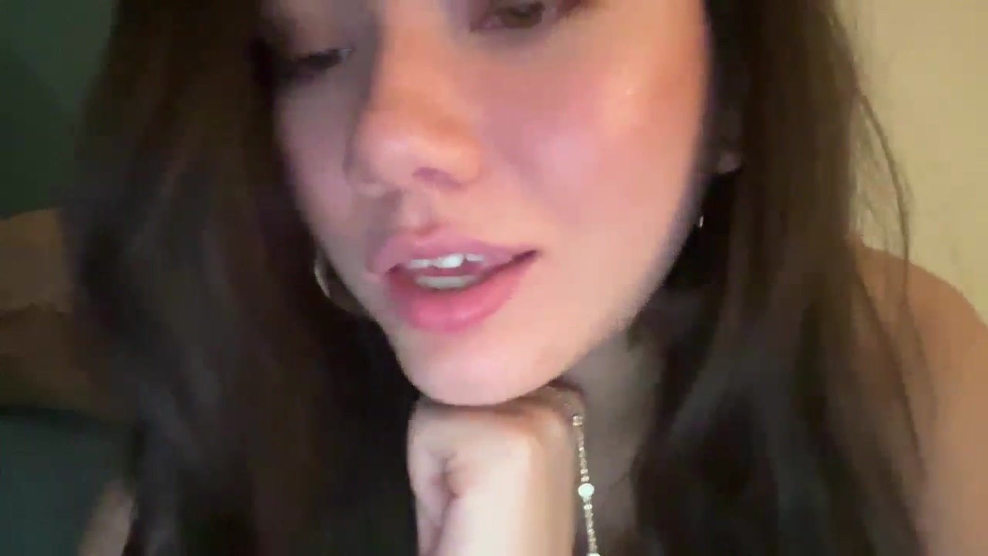 Gallery image thumbnail from imava's myfreecams stream on, 01/09/2025, 09:45 image 13 of 20