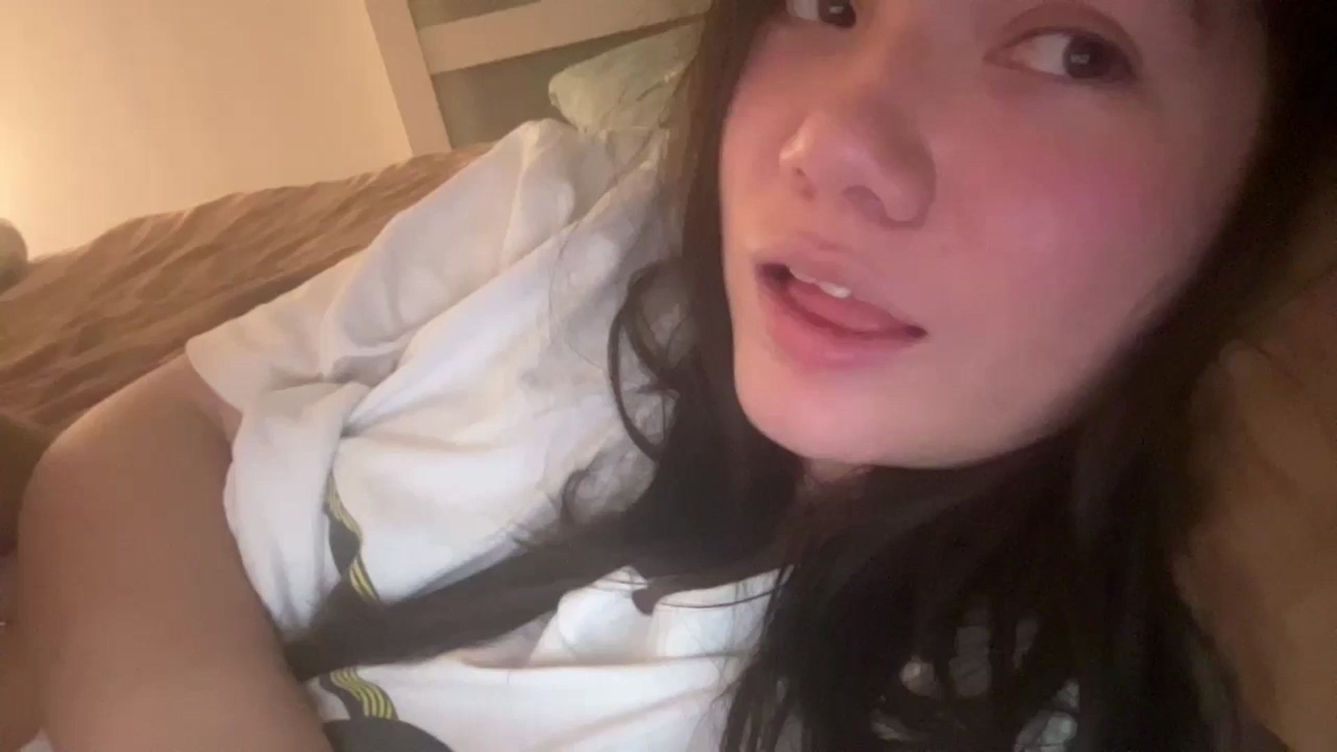 Gallery image thumbnail from imava's myfreecams stream on, 01/26/2025, 11:03 image 17 of 20