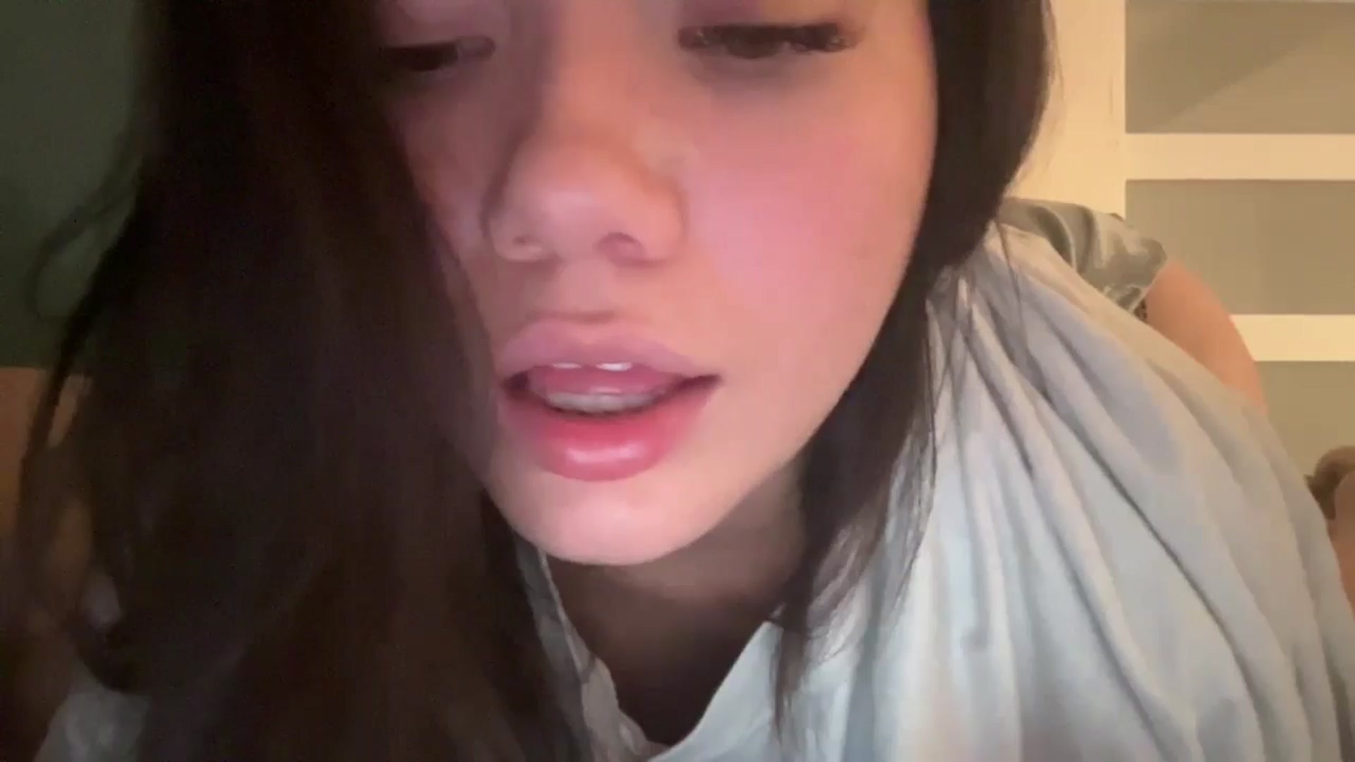 Gallery image thumbnail from imava's myfreecams stream on, 03/08/2025, 09:17 image 16 of 20