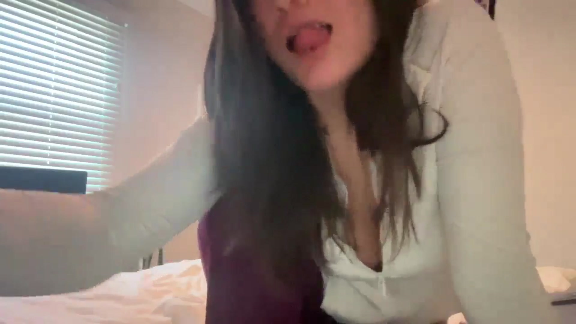 Gallery image thumbnail from imava's myfreecams stream on, 03/09/2025, 13:37 image 20 of 20