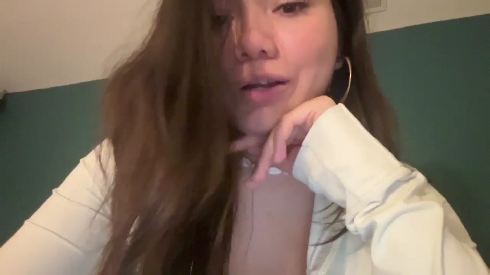 Gallery image thumbnail from imava's myfreecams stream on, 03/17/2025, 21:31 image 5 of 20
