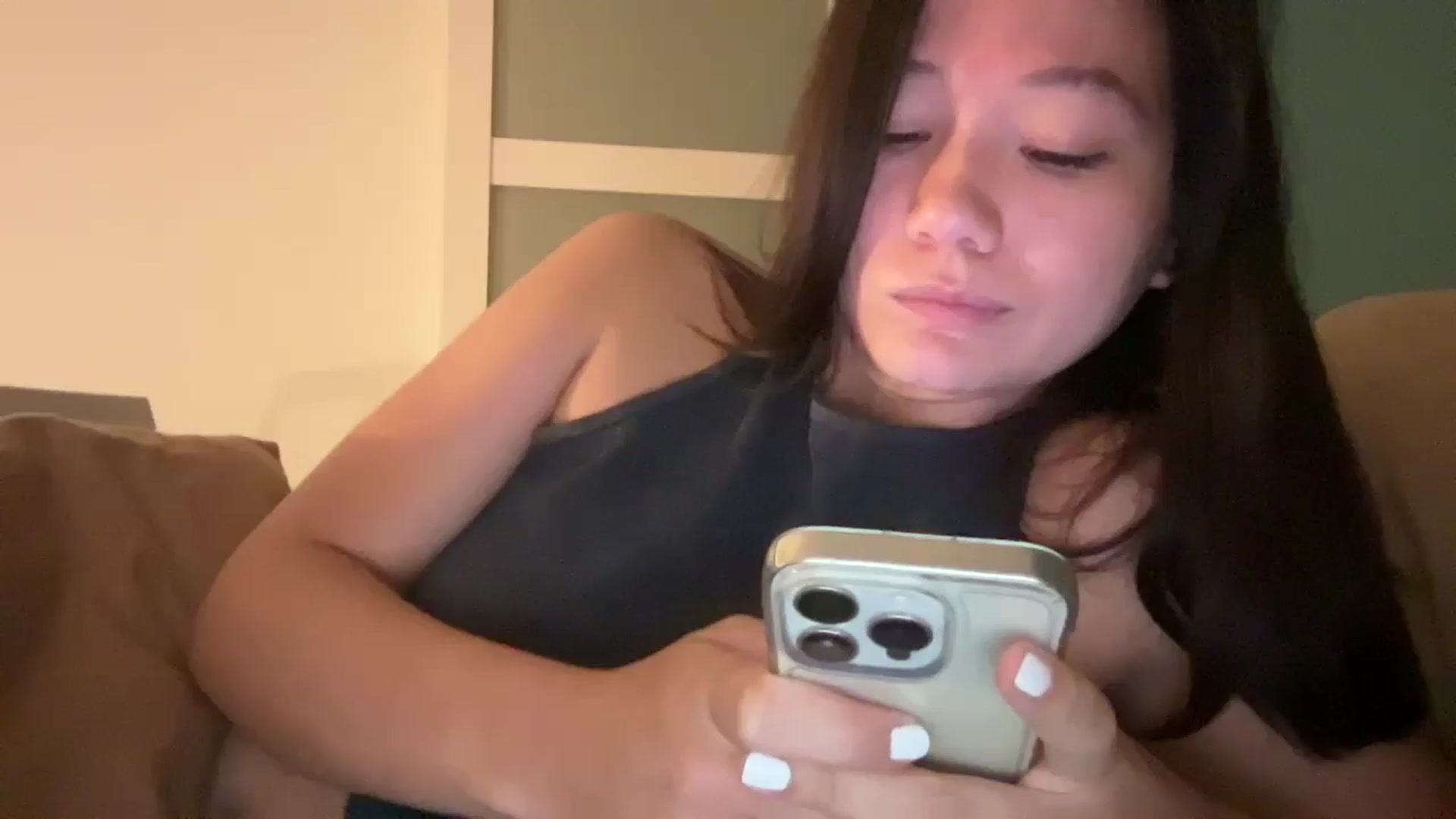 Gallery image thumbnail from imava's myfreecams stream on, 03/23/2025, 18:35 image 15 of 20
